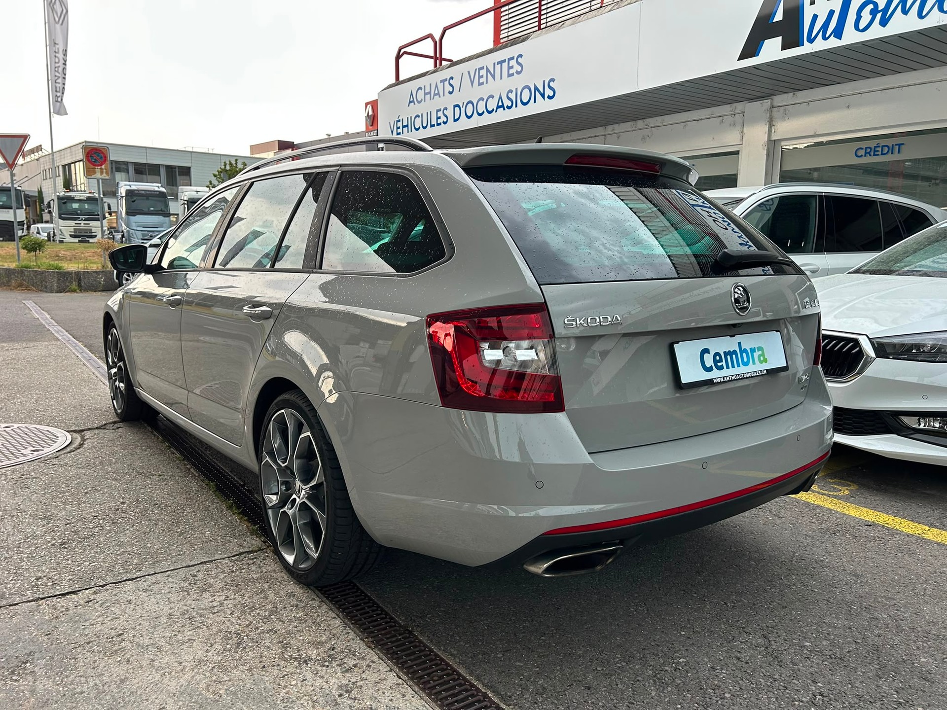 SKODA Octavia Combi 2.0 TSI RS DSG-image-2