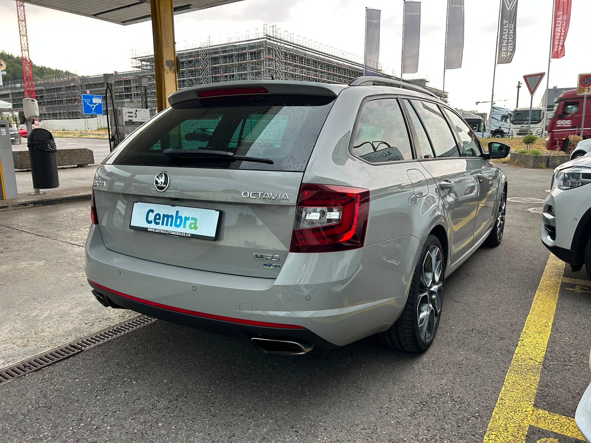 SKODA Octavia Combi 2.0 TSI RS DSG-image-3