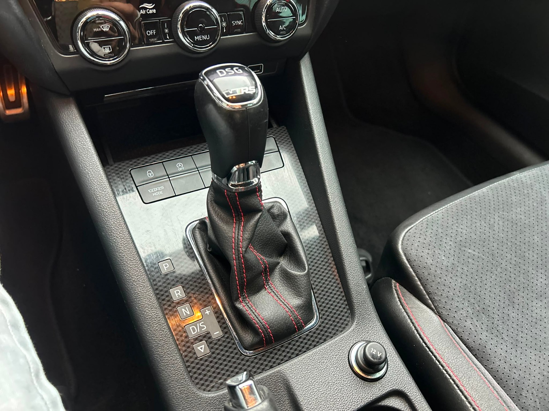 SKODA Octavia Combi 2.0 TSI RS DSG-image-12