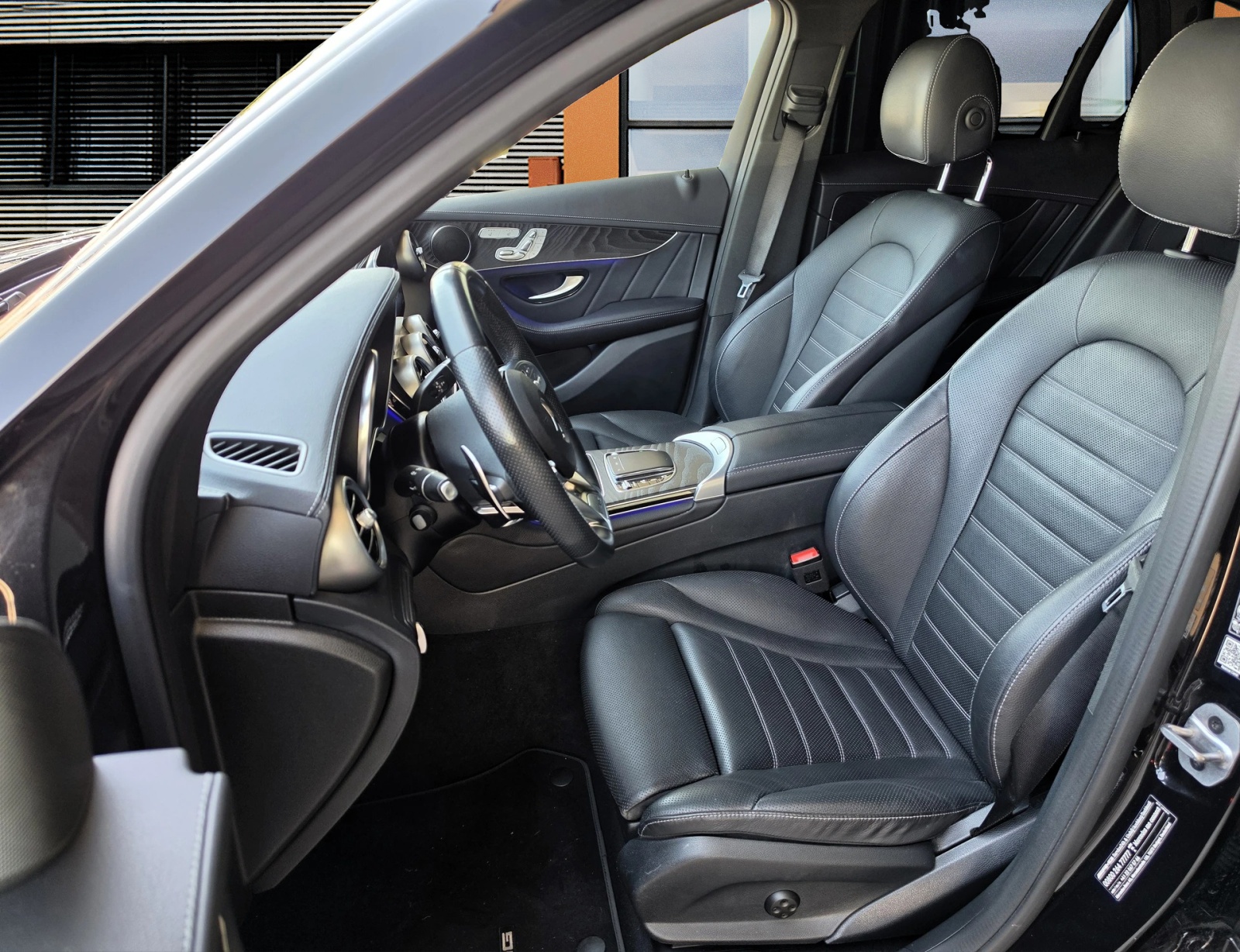MERCEDES-BENZ GLC 43 AMG 4 Matic / Top Ausstattung-image-5