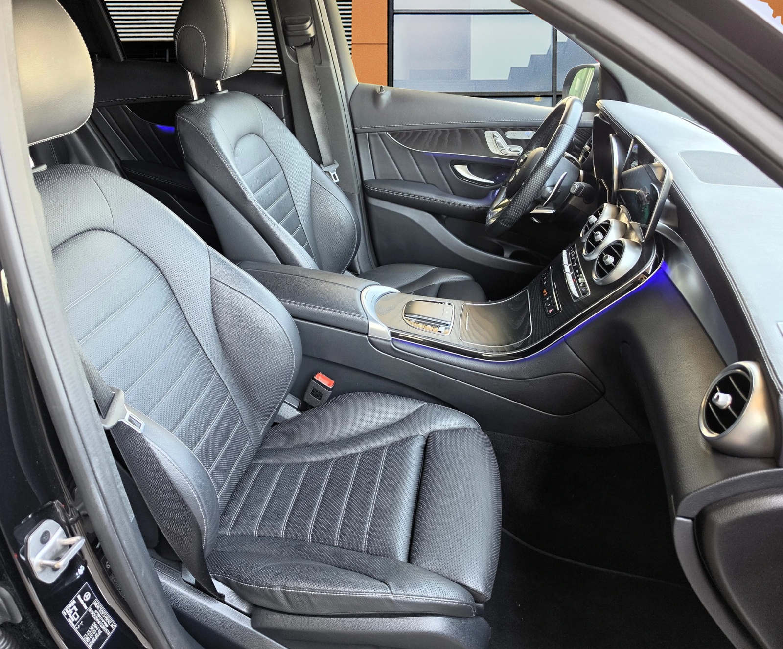 MERCEDES-BENZ GLC 43 AMG 4 Matic / Top Ausstattung-image-6