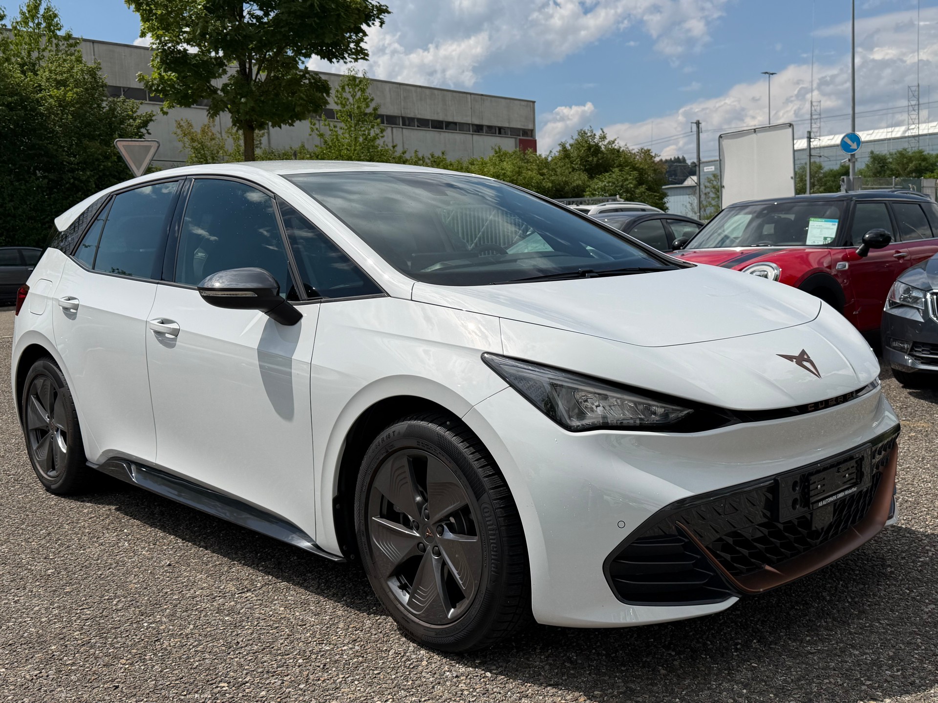 CUPRA Born 58 kWh-showroom-element-2