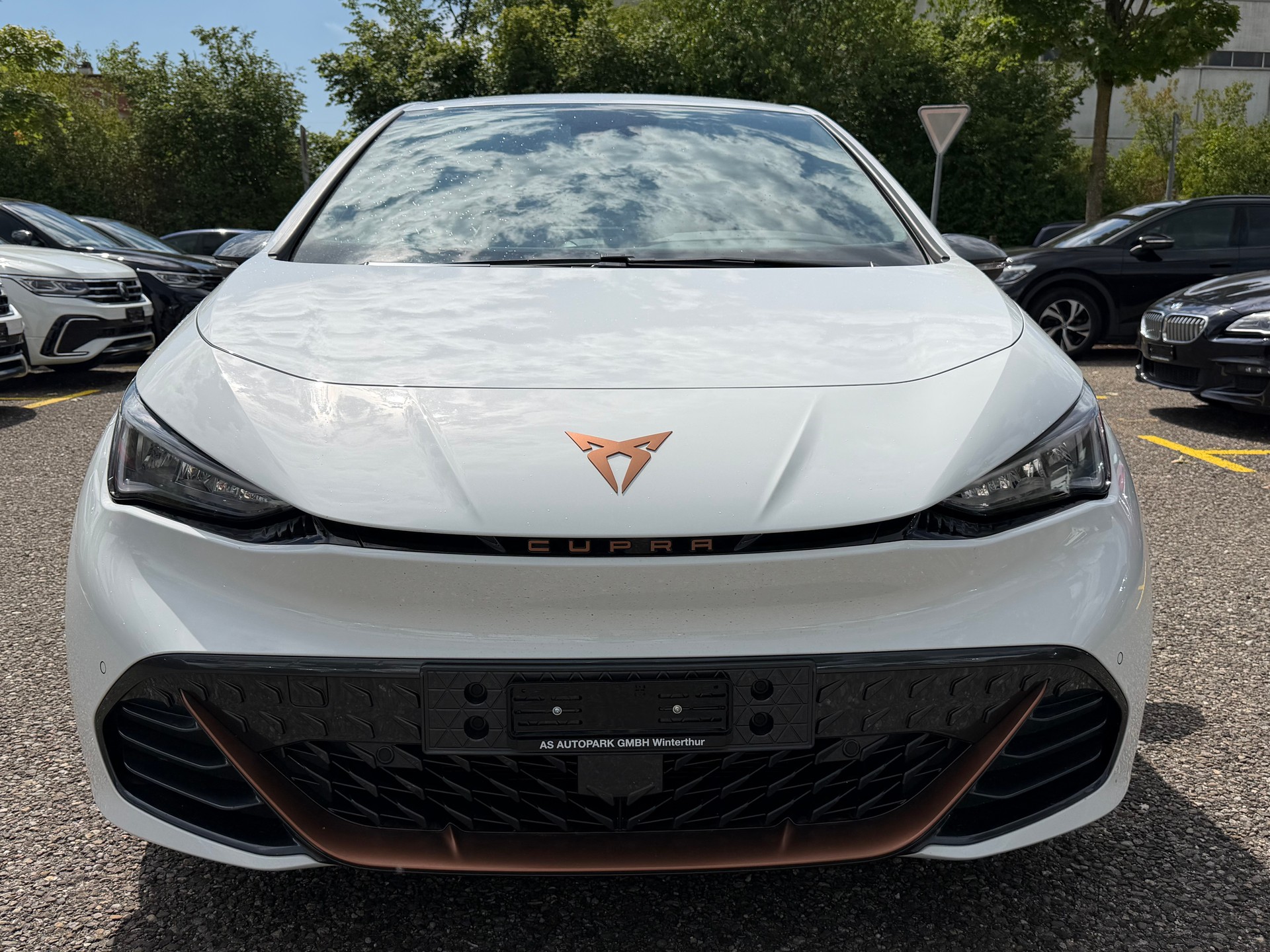 CUPRA Born 58 kWh-showroom-element-1