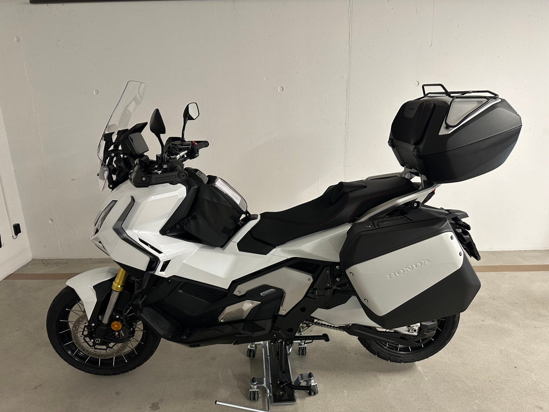 HONDA X-ADV 750-image-0