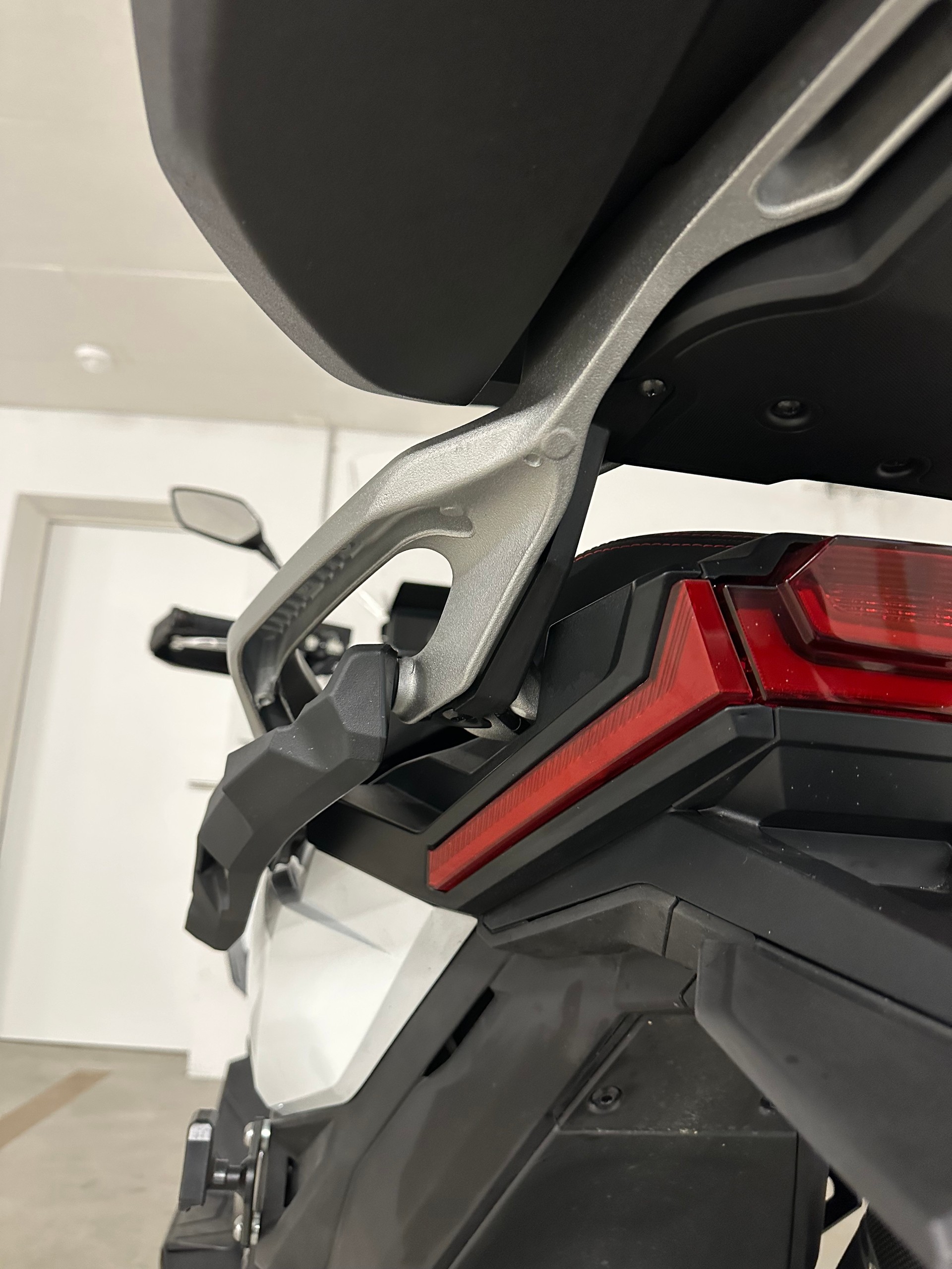 HONDA X-ADV 750-image-3
