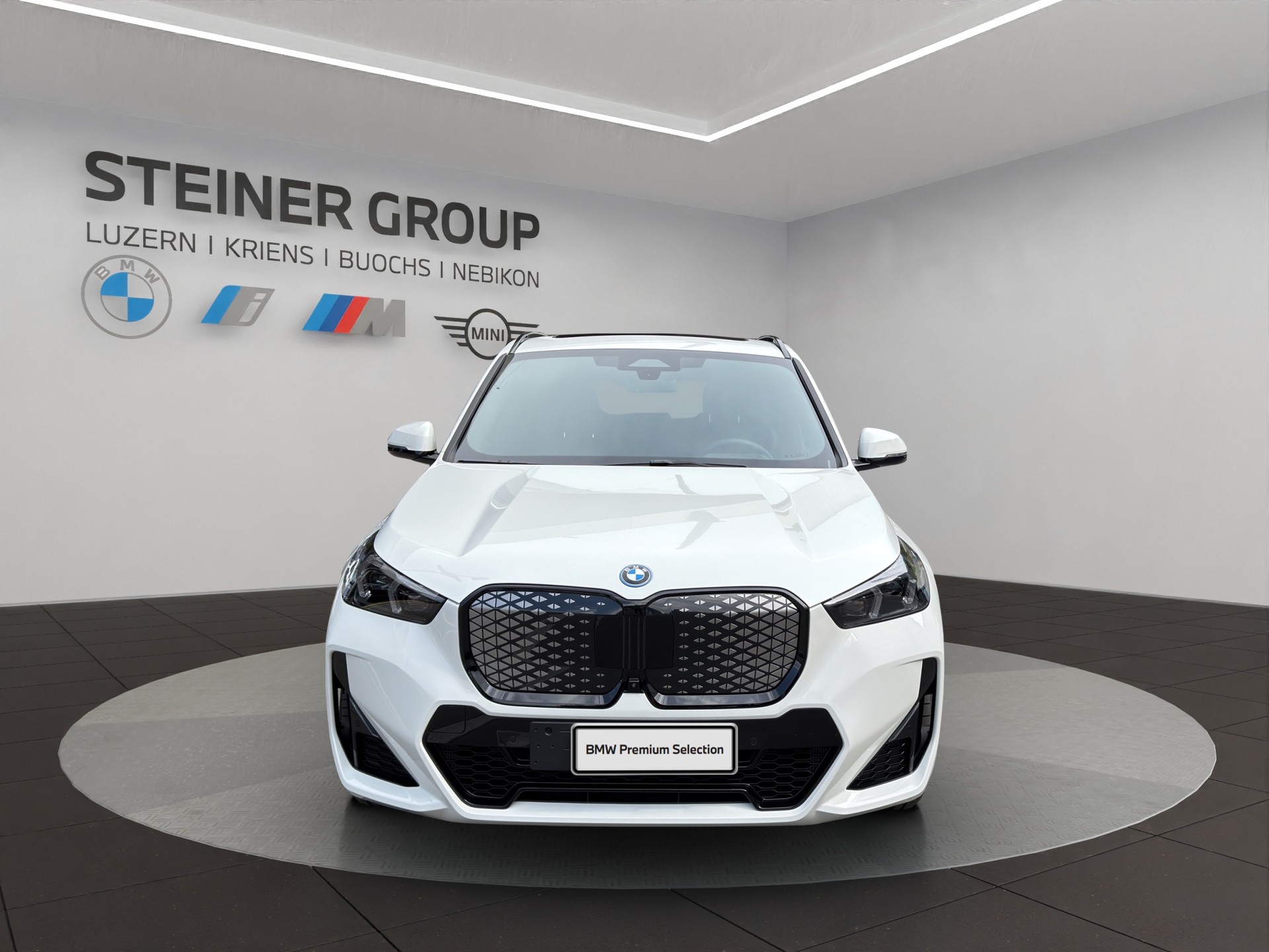 BMW iX1 xDrive 30 M Sport Pro-showroom-element-2