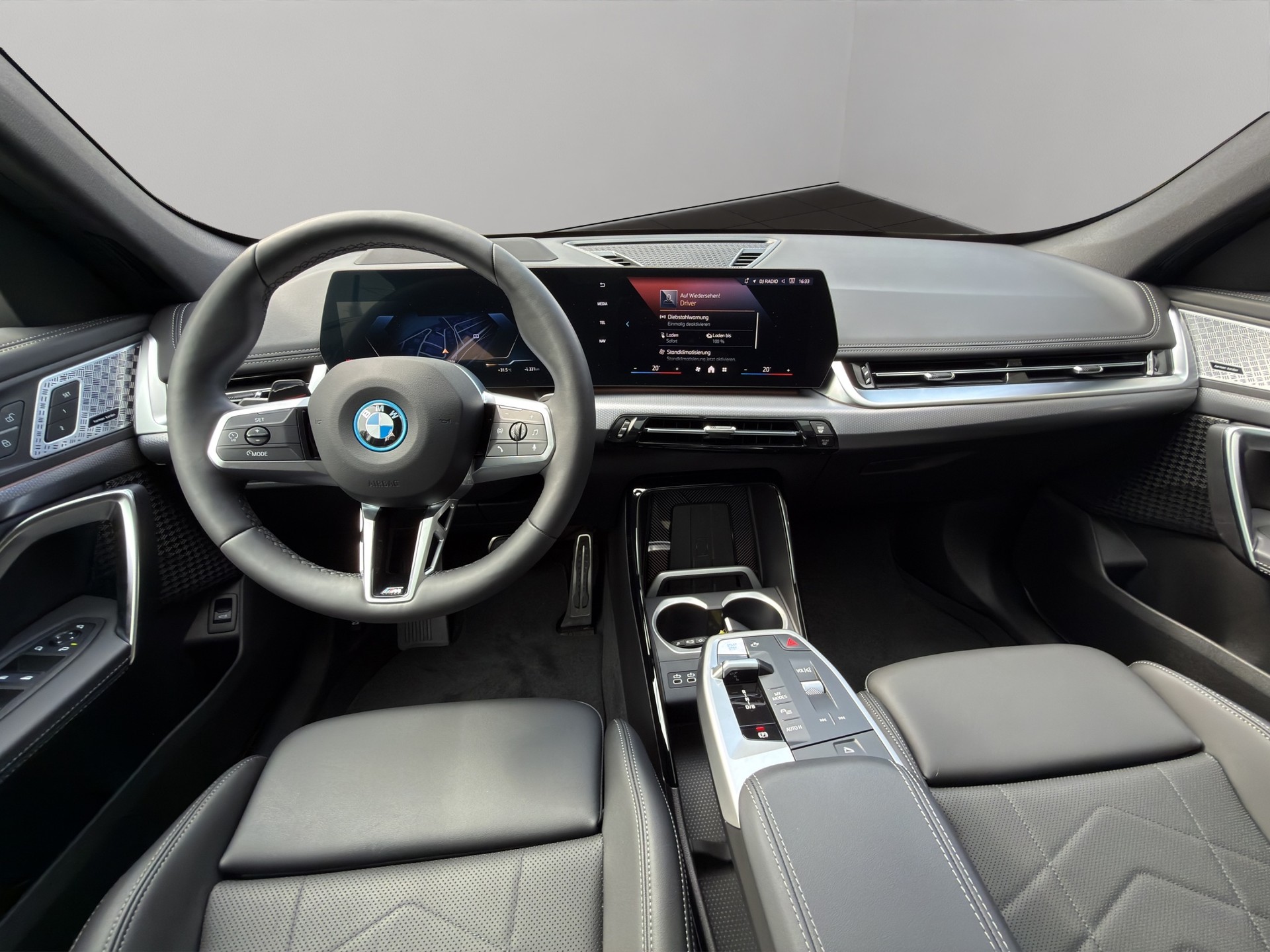 BMW iX1 xDrive 30 M Sport Pro-image-15
