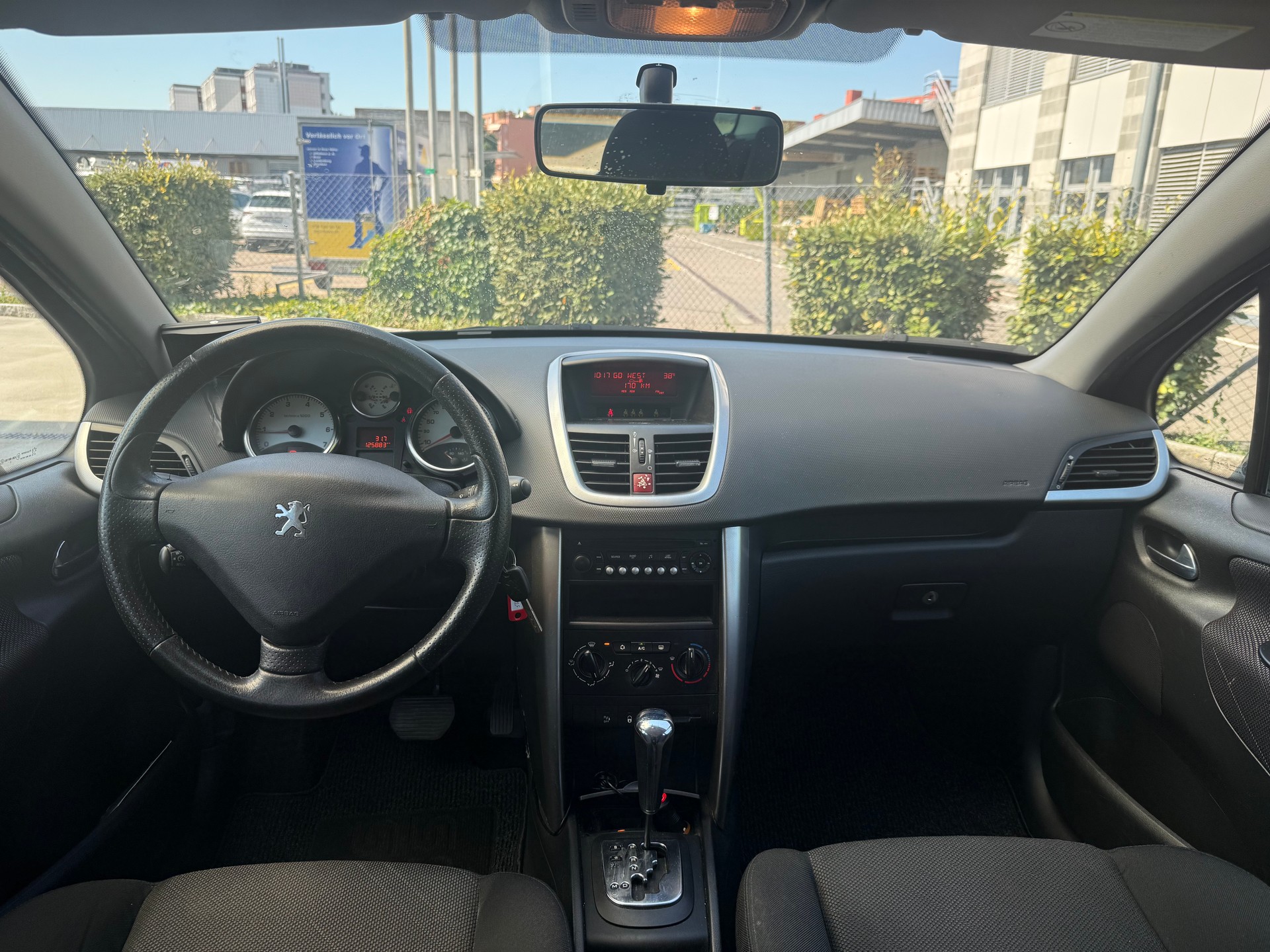PEUGEOT 207 SW 1.6 16V Sport Automatic / Frisch ab MFK & Service / Rückfahrkamera / Klima / PDC / Tempomat / Panoramadach-image-7