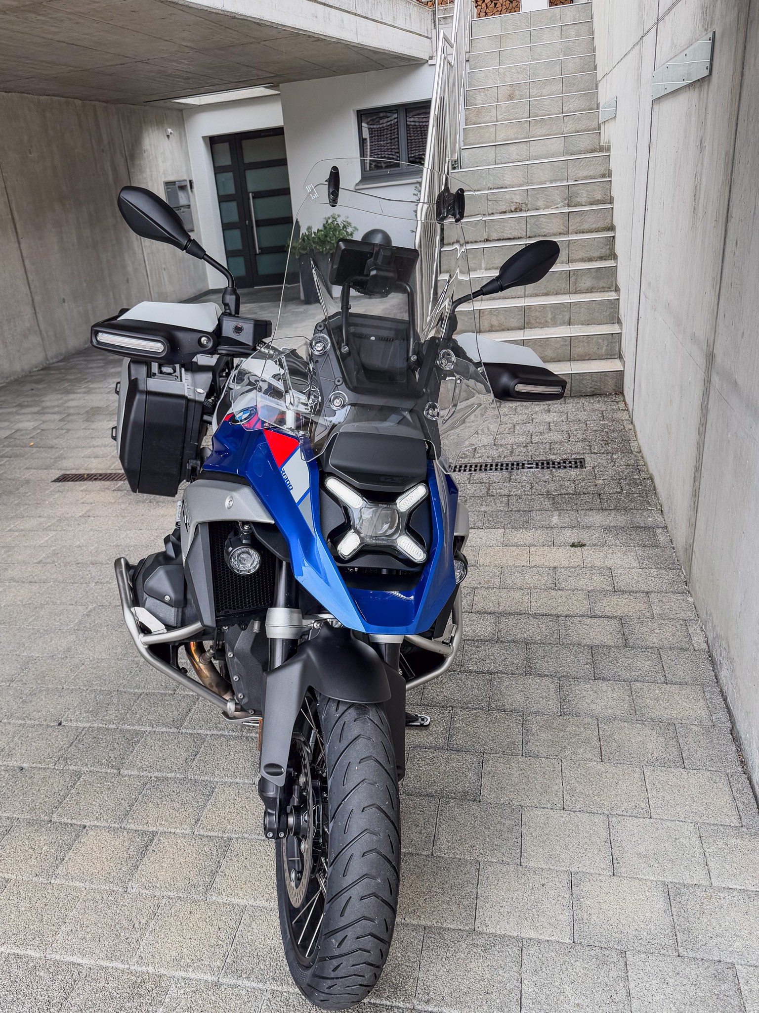 BMW R 1300 GS-image-1
