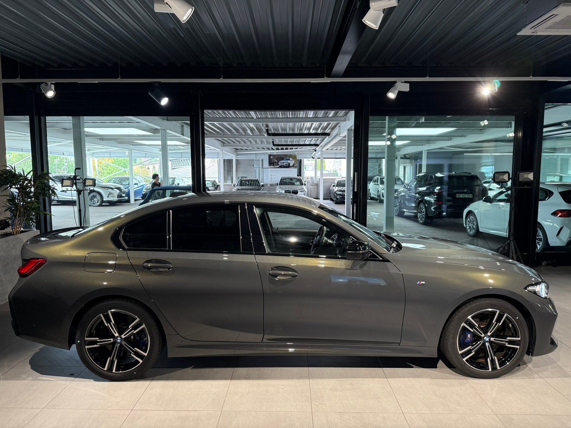 BMW M340i xDrive 48V Steptronic-showroom-element-3