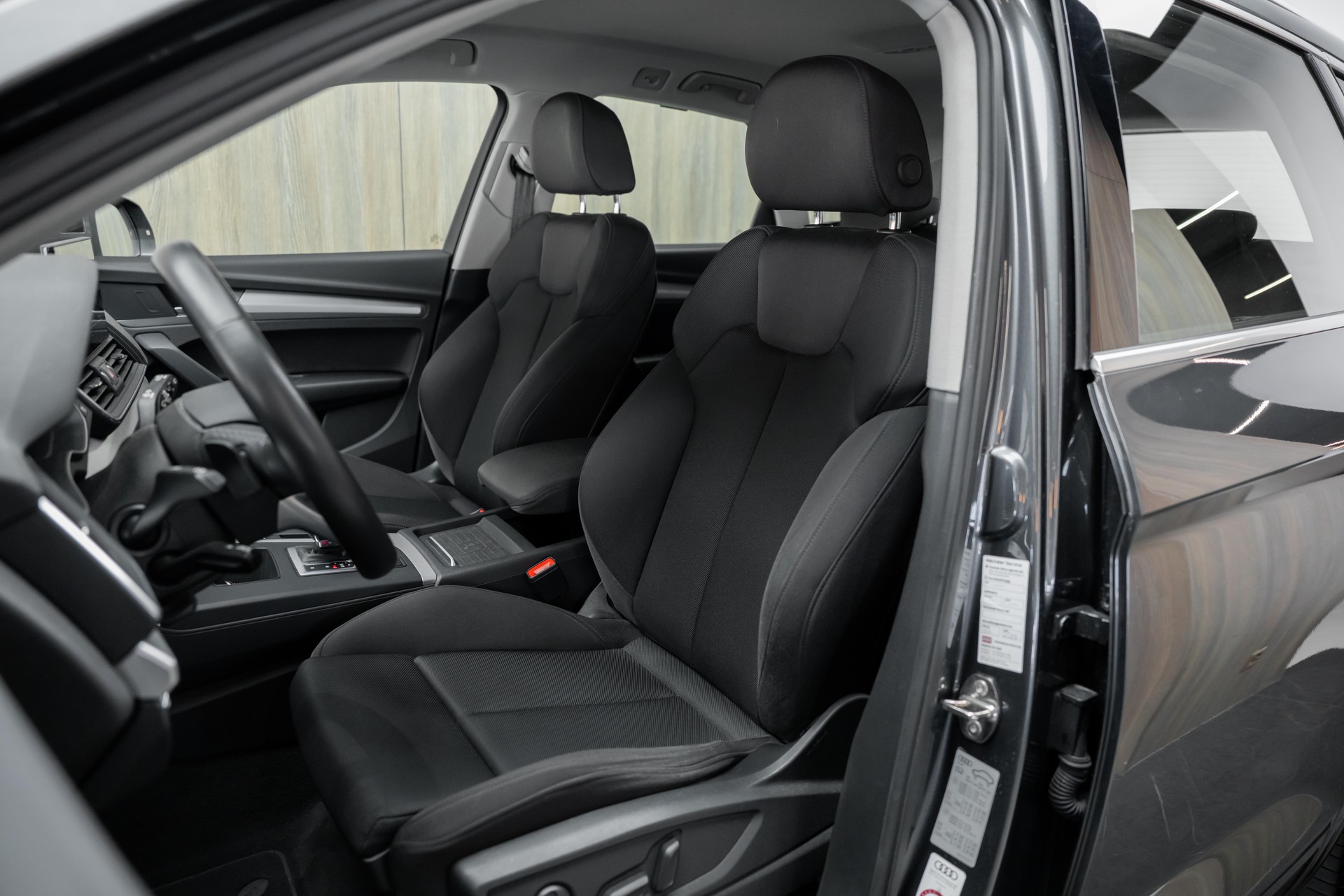 AUDI Q5 55 TFSI e PHEV S line quattro S-tronic-image-4