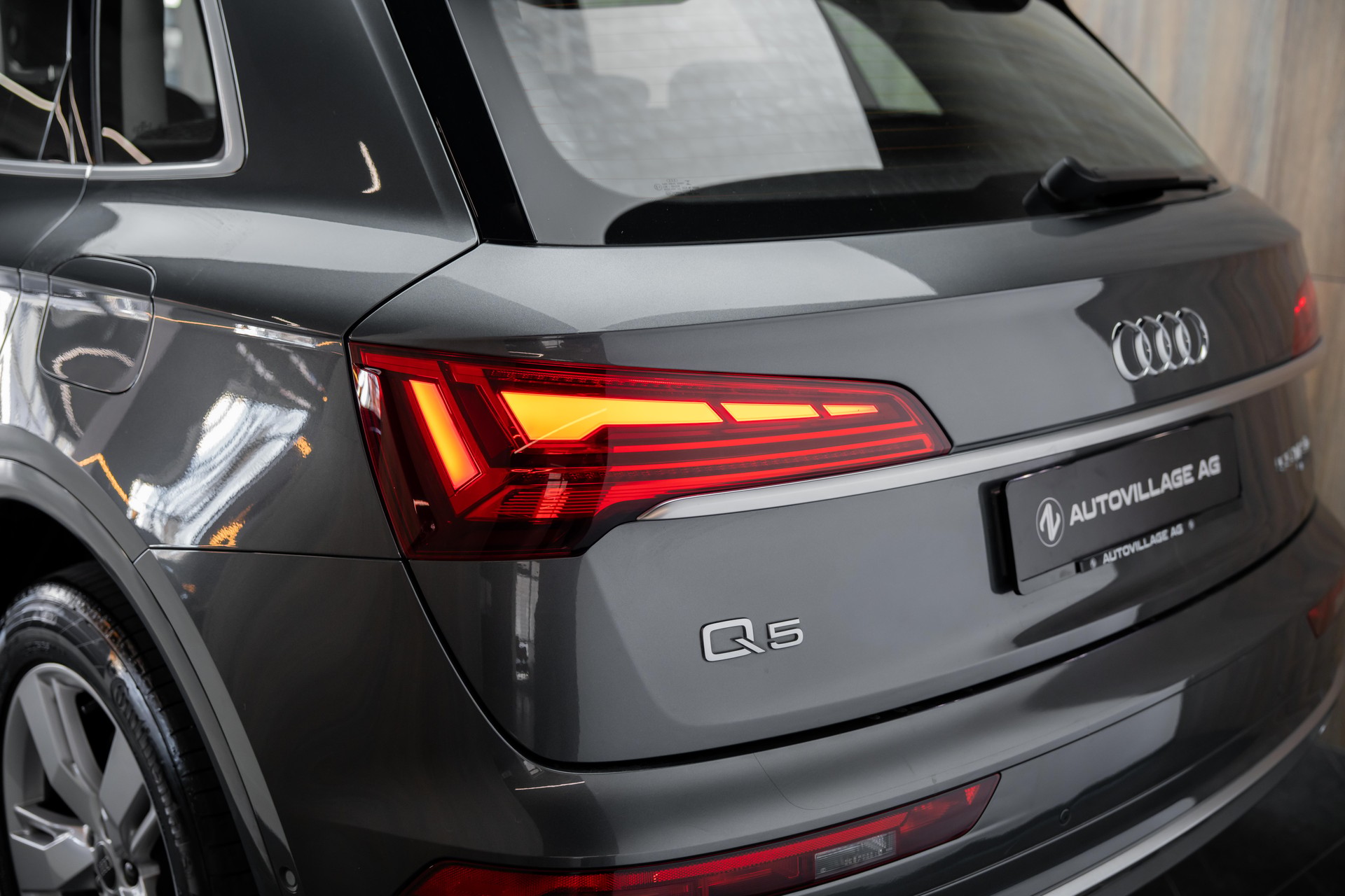 AUDI Q5 55 TFSI e PHEV S line quattro S-tronic-image-22