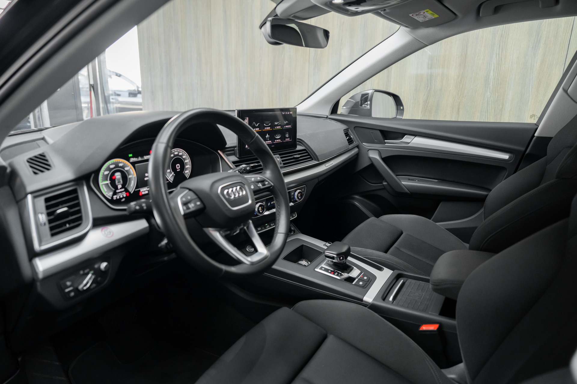 AUDI Q5 55 TFSI e PHEV S line quattro S-tronic-showroom-element-3