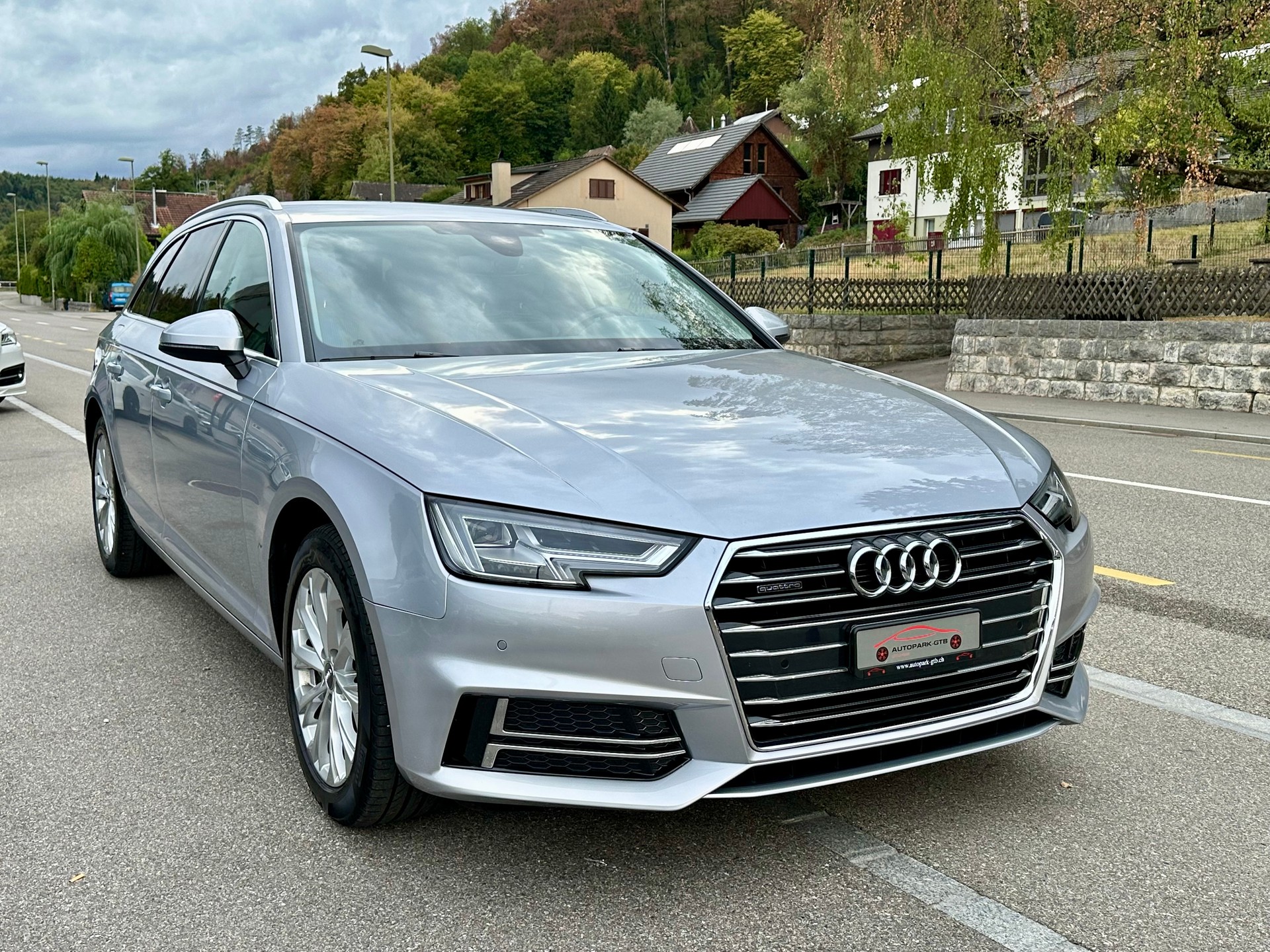 AUDI A4 Avant 40 TDI Design quattro S-tronic-showroom-element-1