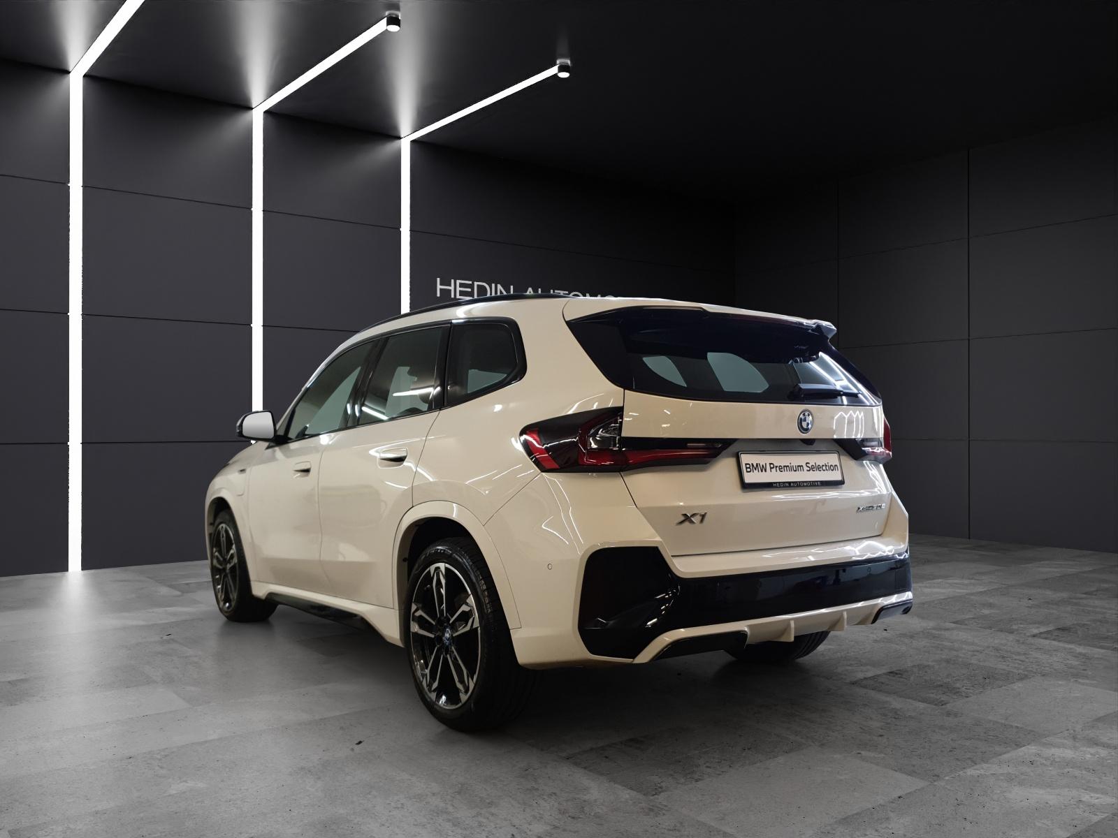 BMW X1 30e xDrive-showroom-element-2