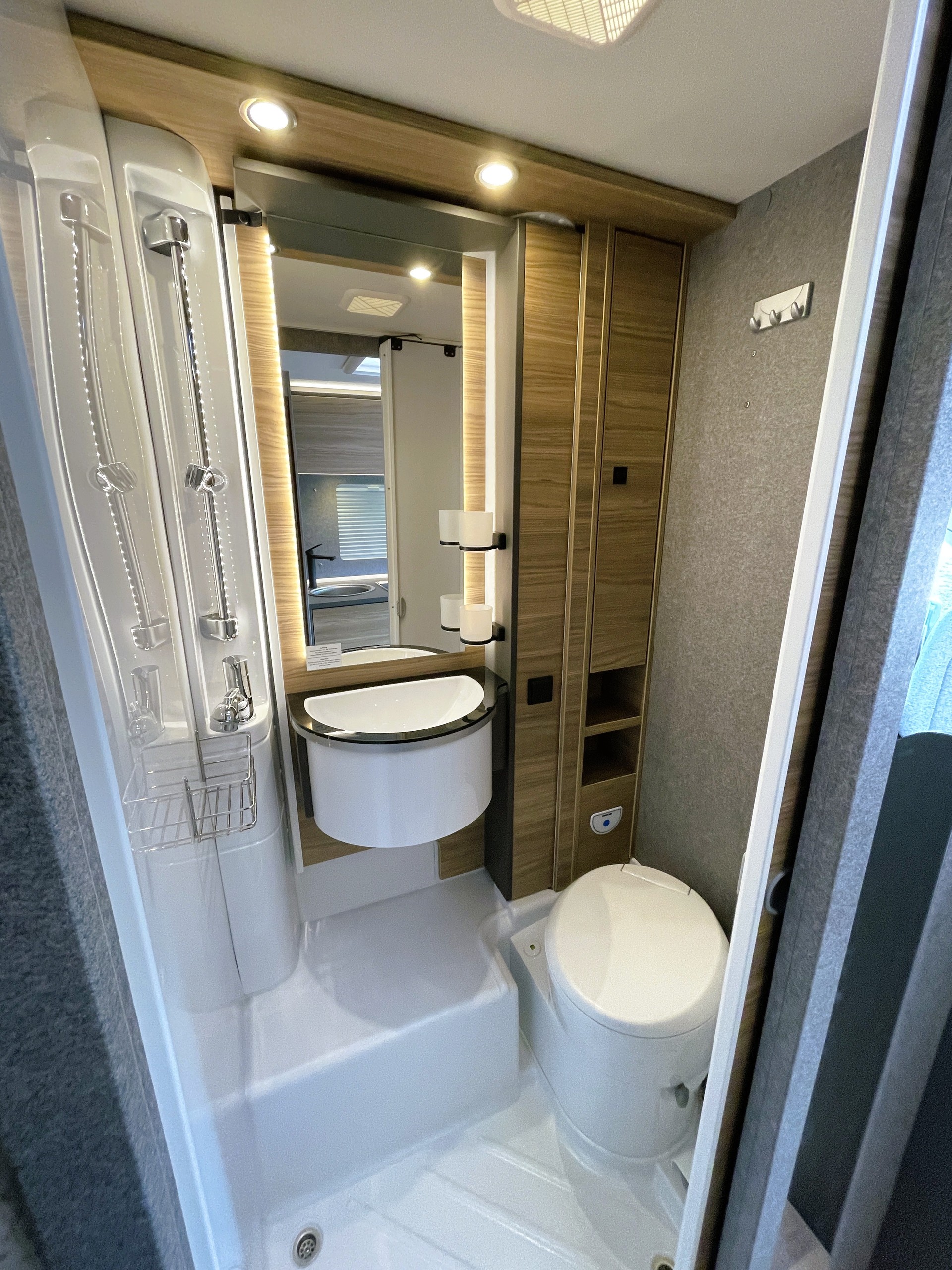 VW DETHLEFFS Globebus Performance 4x4 auf Basis VW Crafter-image-13