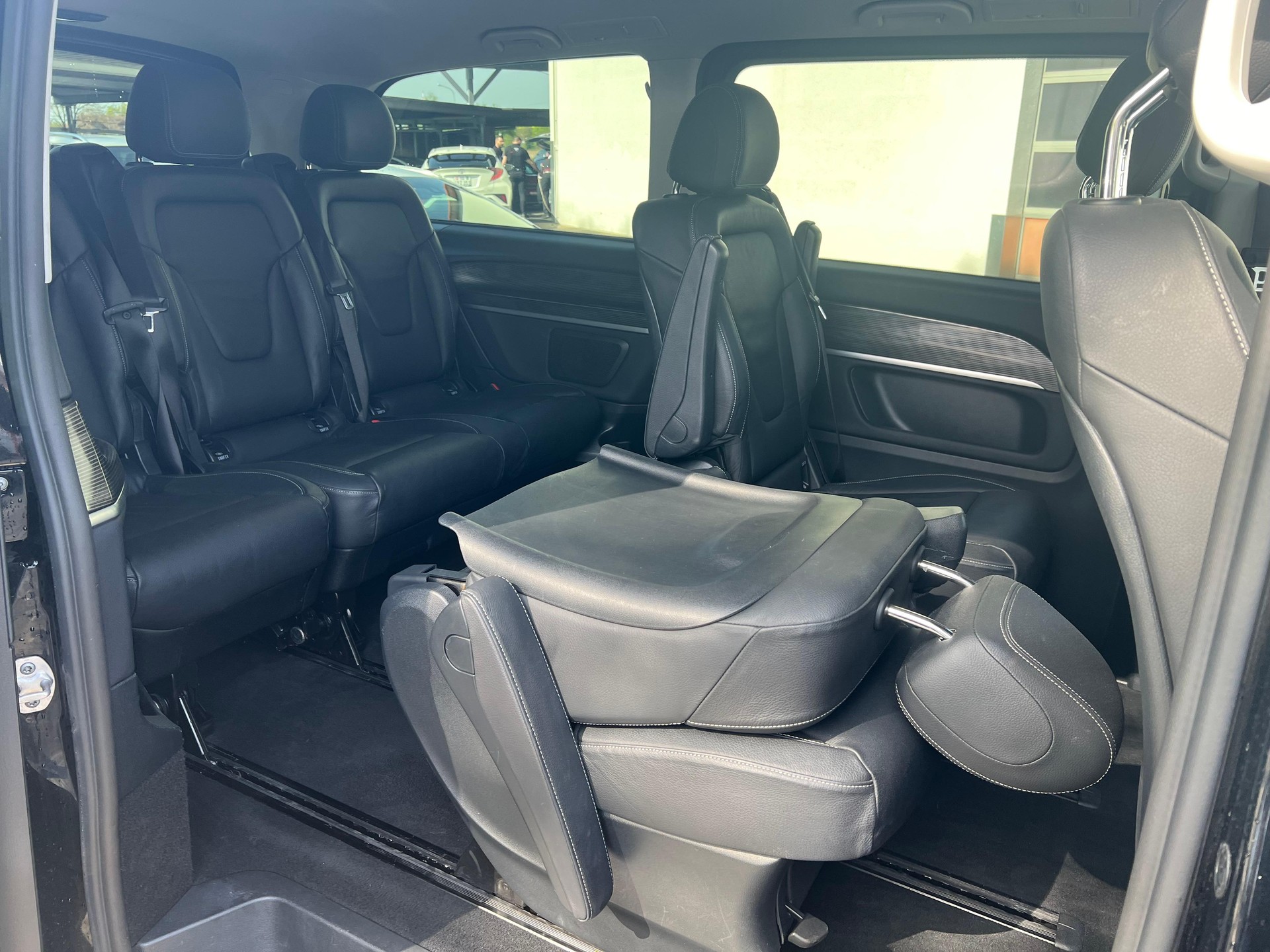 MERCEDES-BENZ V 250 d Avantgarde lang Van-image-12