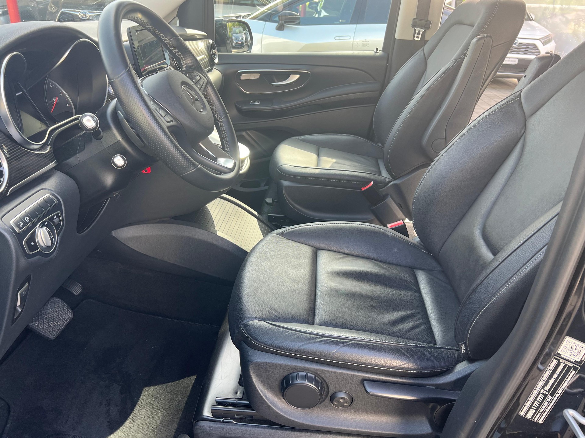 MERCEDES-BENZ V 250 d Avantgarde lang Van-image-7