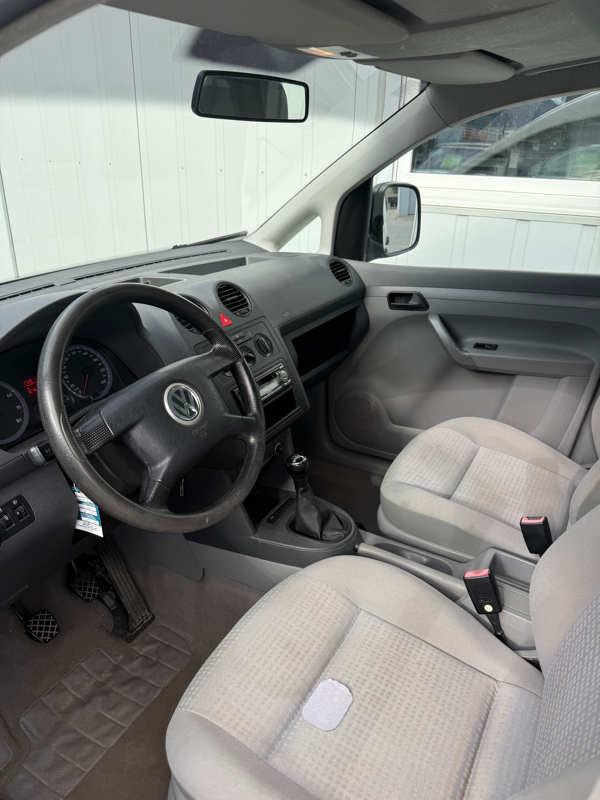 VW Caddy 1.4 *erst 92k km**Zahnriemen ersetzt**MFK frisch!*-image-9
