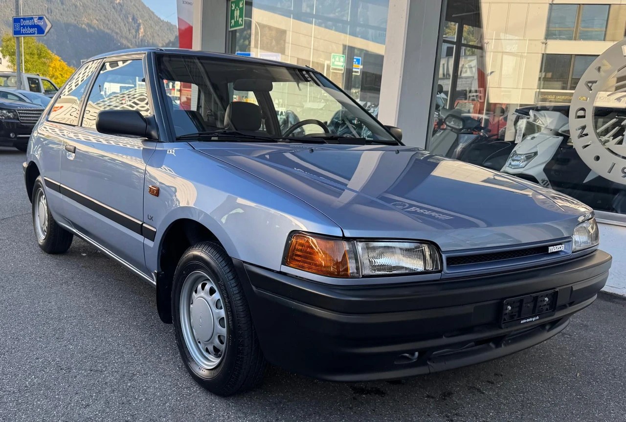 MAZDA 323 1.6i LX *Neuwagen*