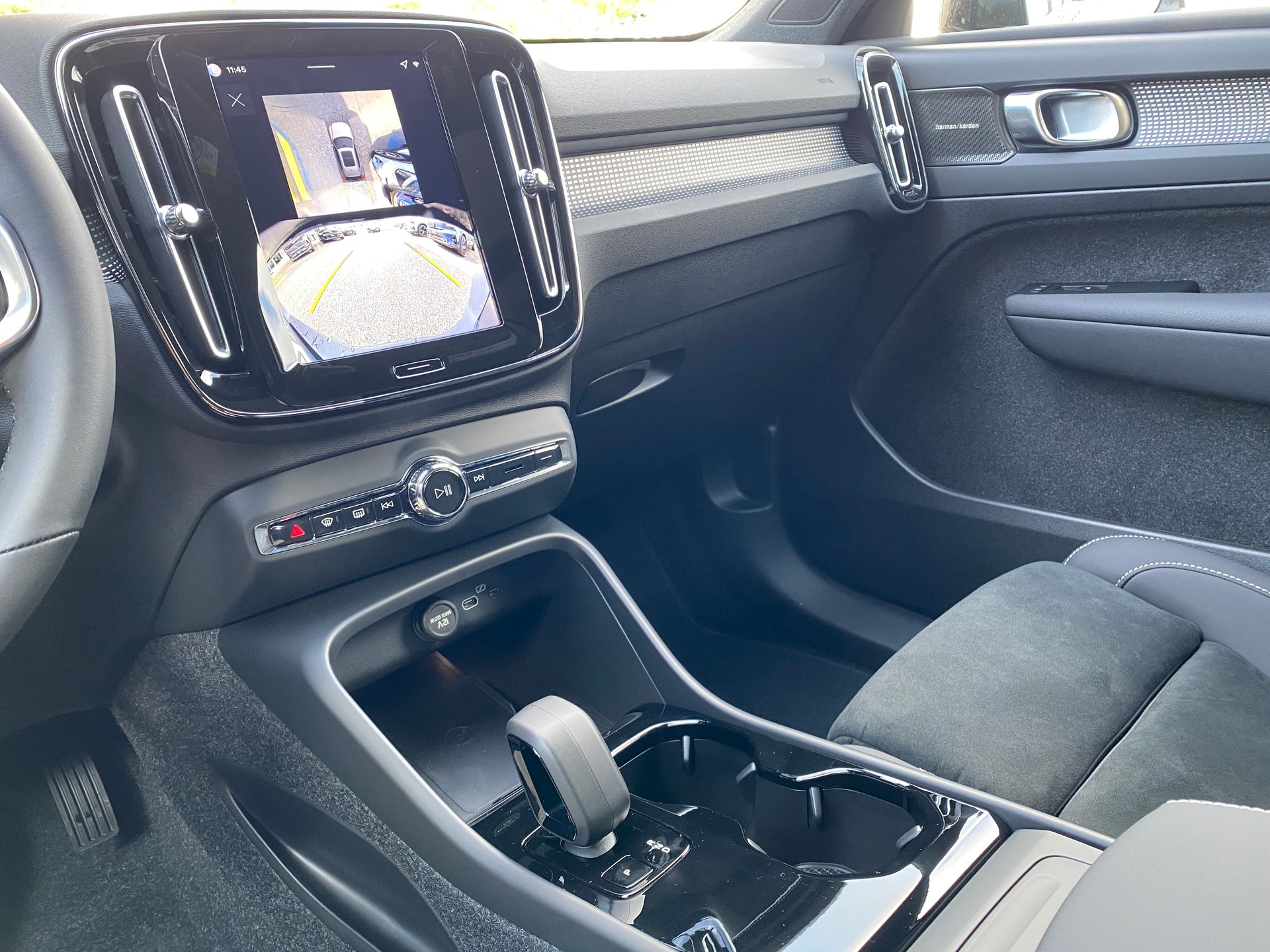 VOLVO EX40 Twin Black Edition AWD-image-10