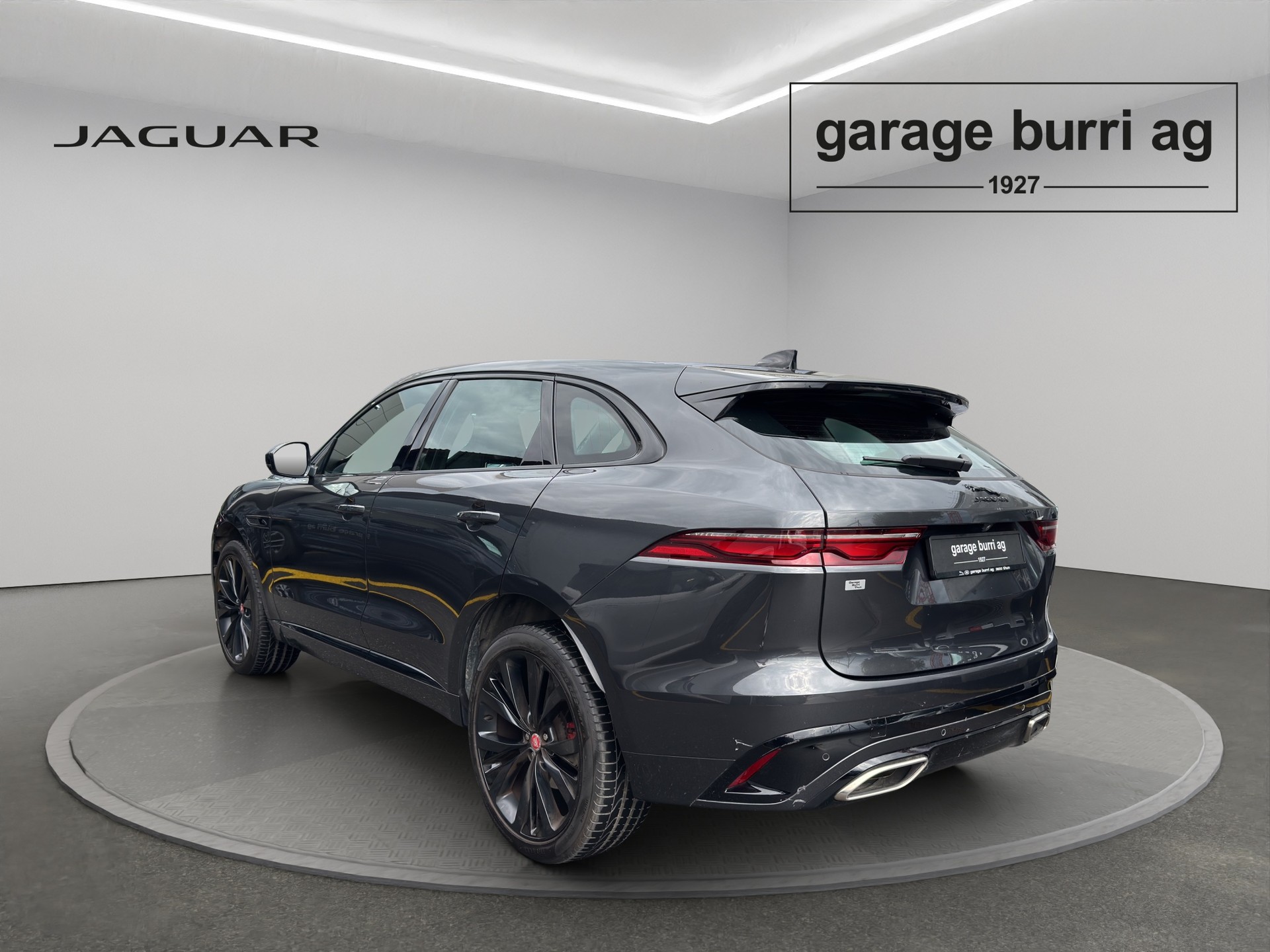 JAGUAR F-Pace 3.0 D I6 R-Dynamic HSE AWD-showroom-element-1