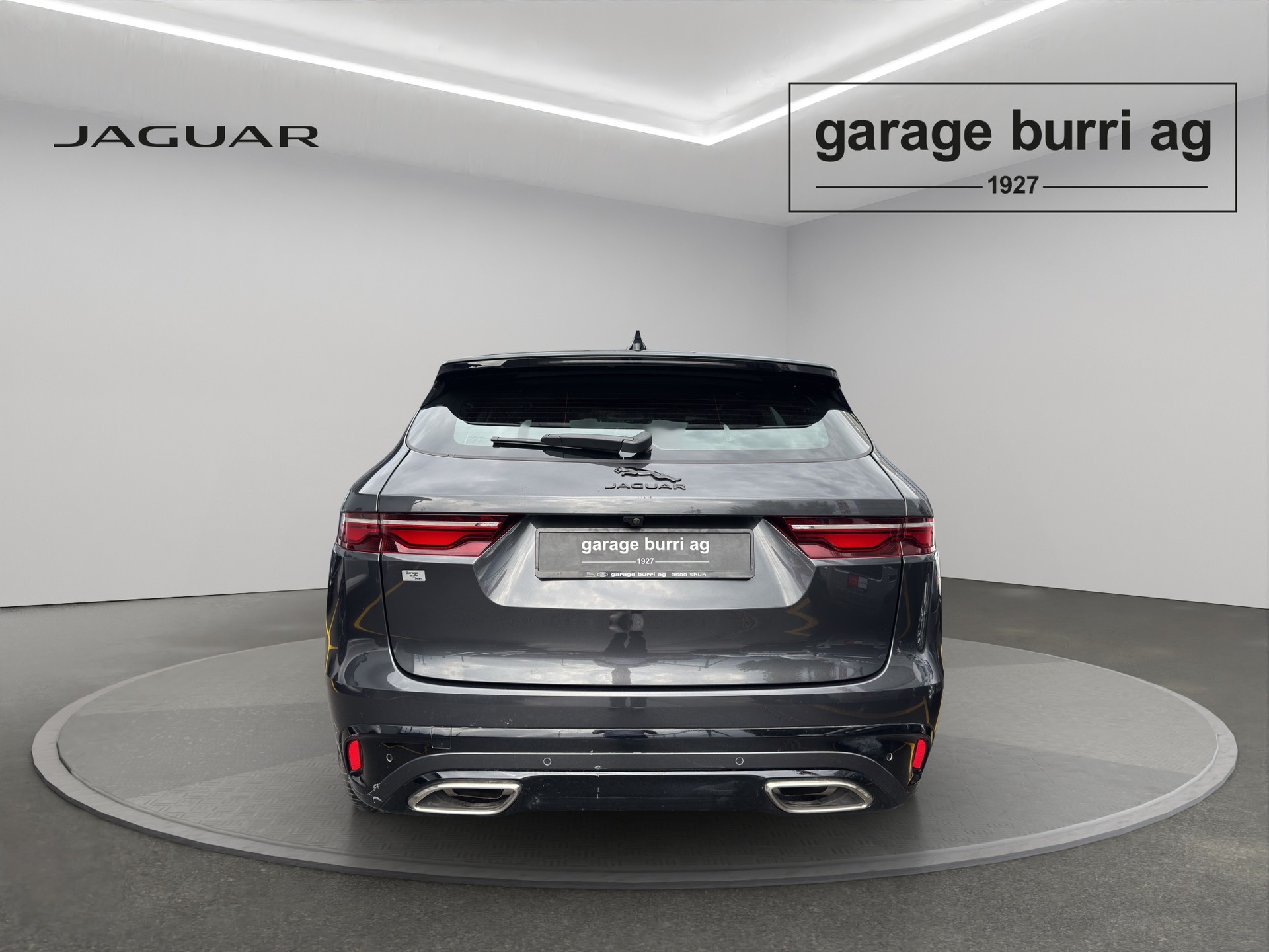 JAGUAR F-Pace 3.0 D I6 R-Dynamic HSE AWD-showroom-element-3
