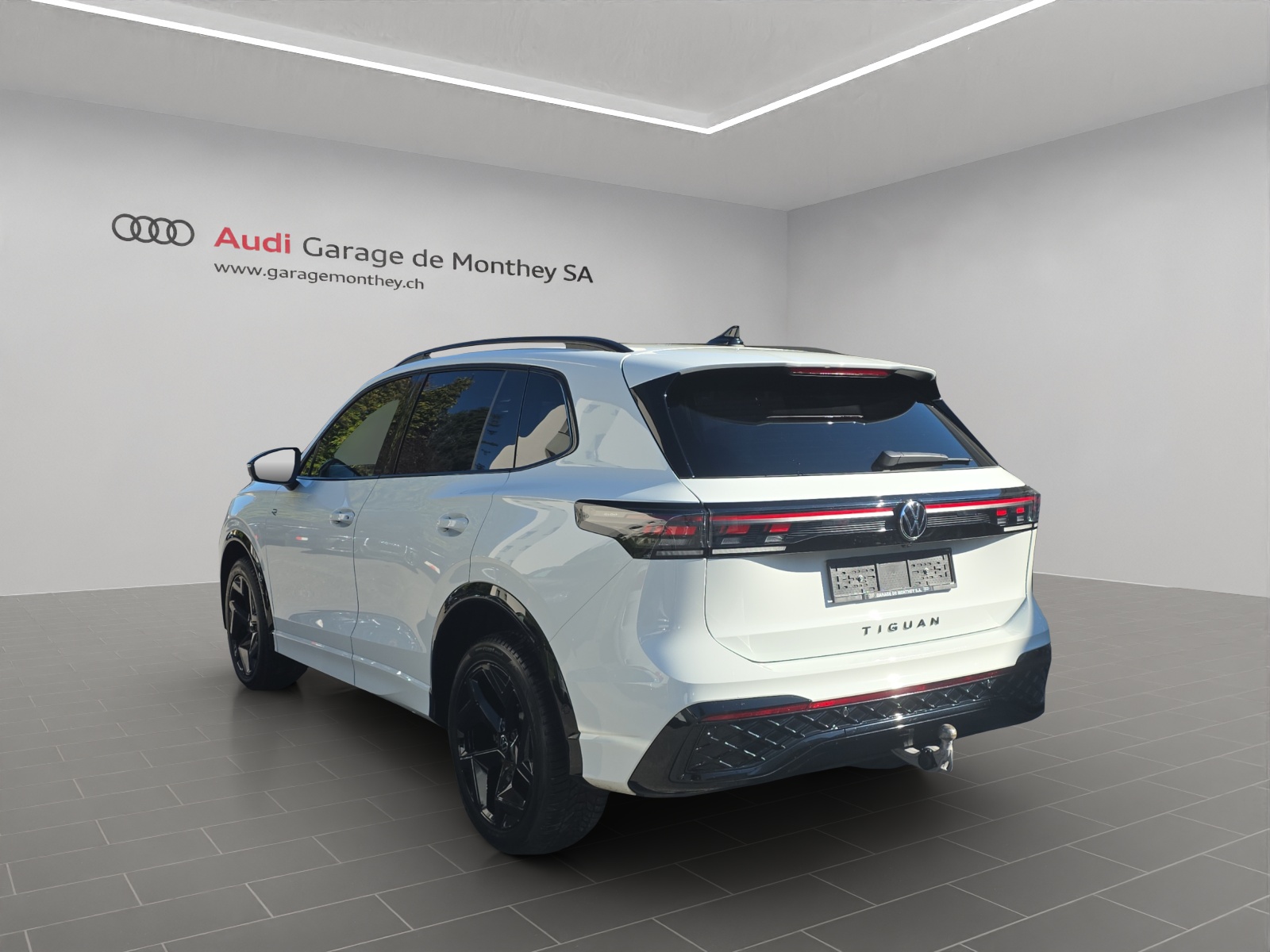 VW Tiguan 2.0 TDI SCR R-Line 4Motion DSG-image-5