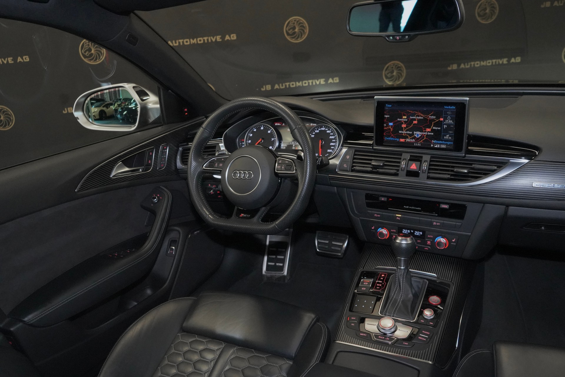 AUDI RS6 Avant 4.0 TFSI V8 performance quattro *Akrapovic Auspuffblenden, Spurassistent, Garantie 12Monate oder 20'000km, Bose*-image-6