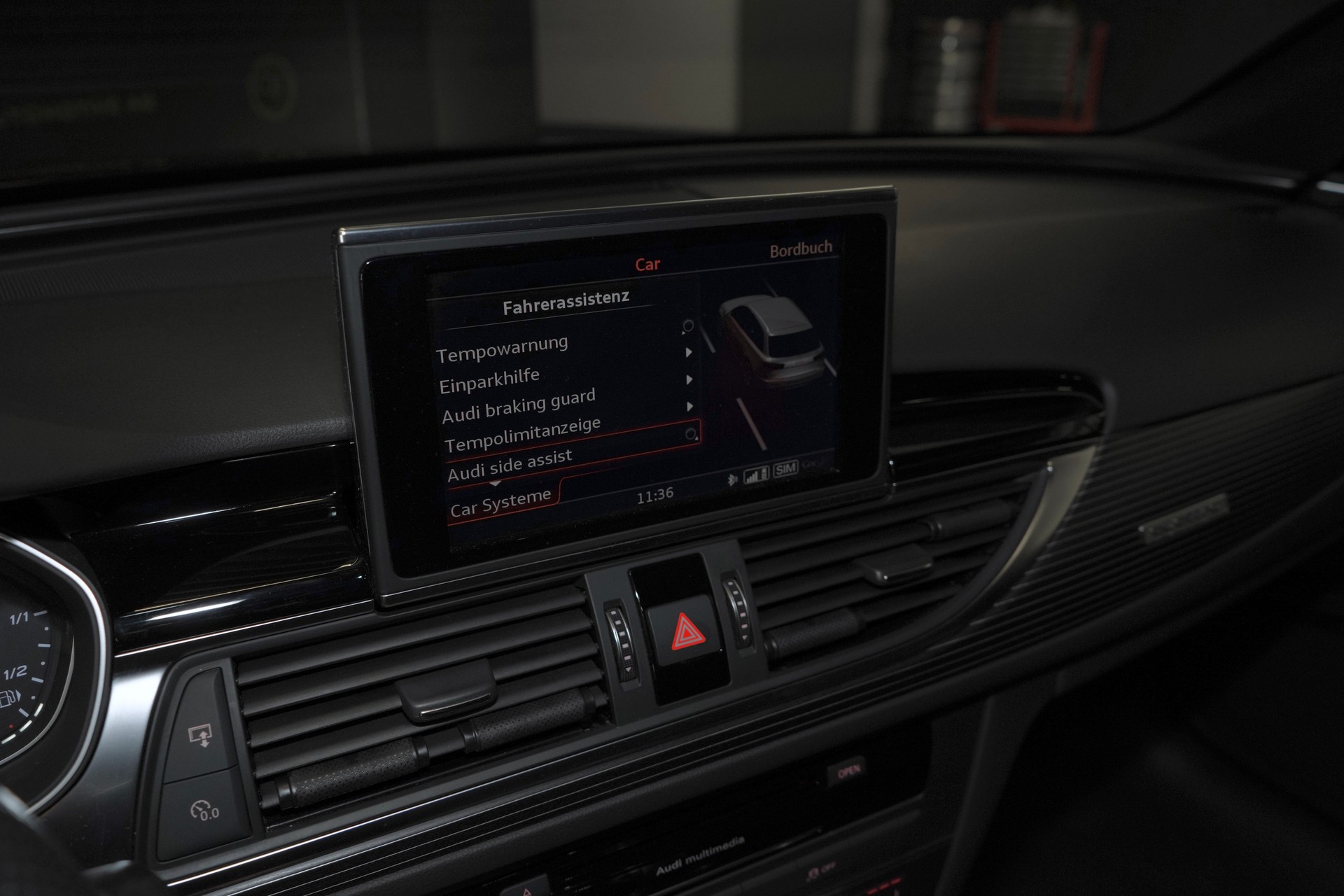 AUDI RS6 Avant 4.0 TFSI V8 performance quattro *Akrapovic Auspuffblenden, Spurassistent, Garantie 12Monate oder 20'000km, Bose*-image-10