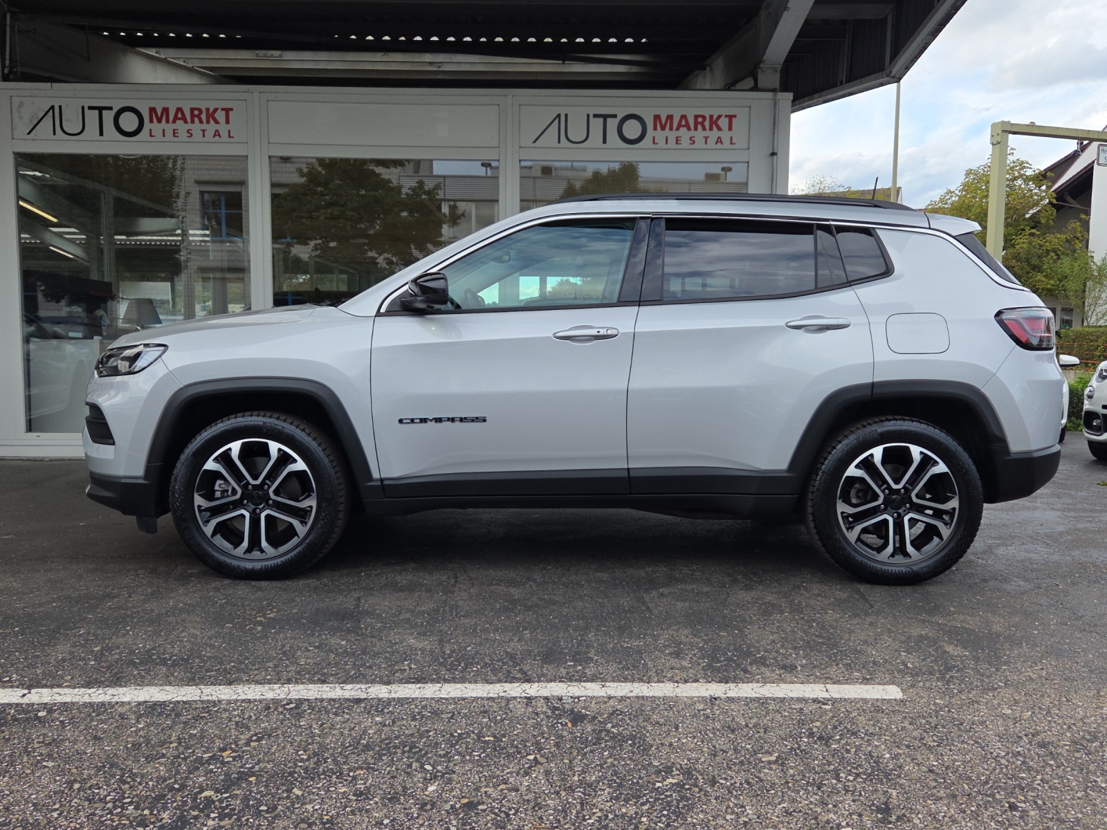 JEEP Compass 1.3 T PHEV Limited Plus AWD-showroom-element-1