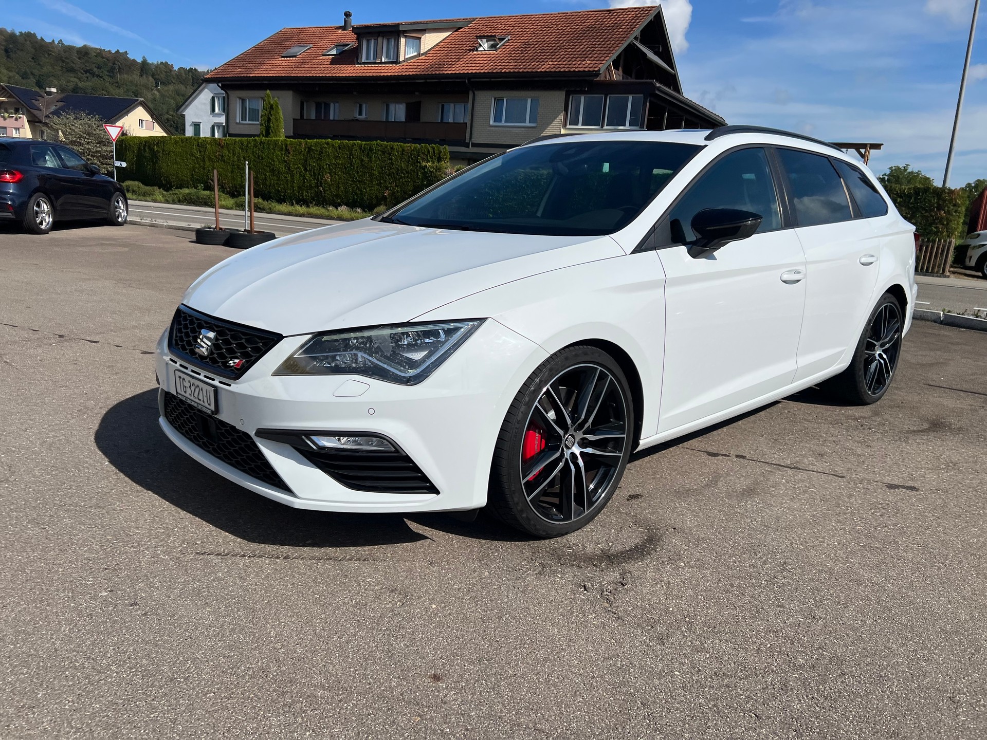 SEAT Leon ST 2.0 von ABT TUNING TSI Cupra 360 4 Drive DSG-showroom-element-1