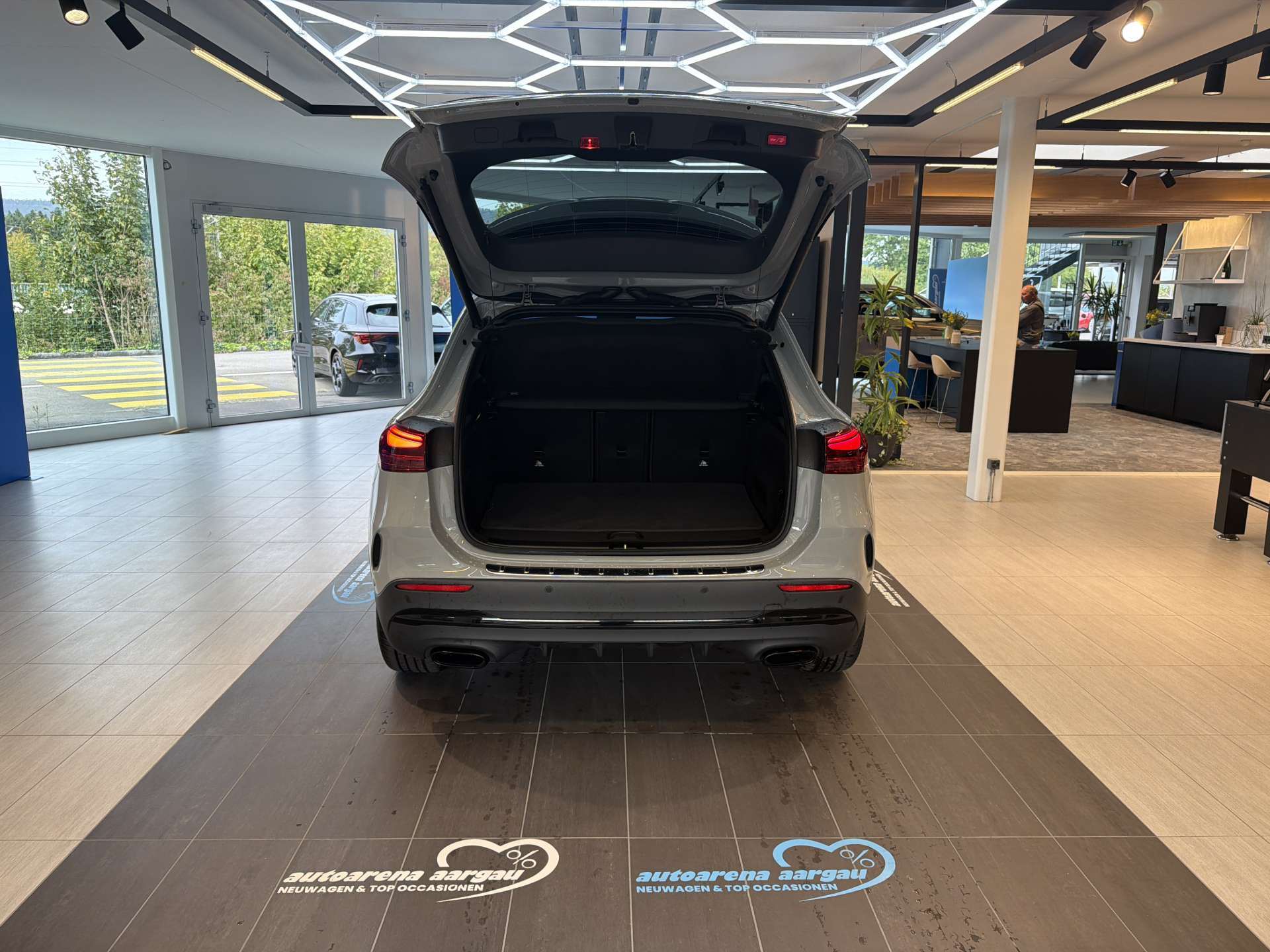 MERCEDES-BENZ GLA 250 4Matic AMG Line Advances Plus DCT-Automat-image-7