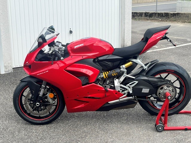 DUCATI Panigale V2-image-1