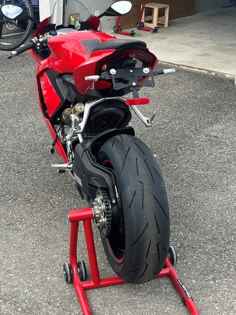 DUCATI Panigale V2-image-2