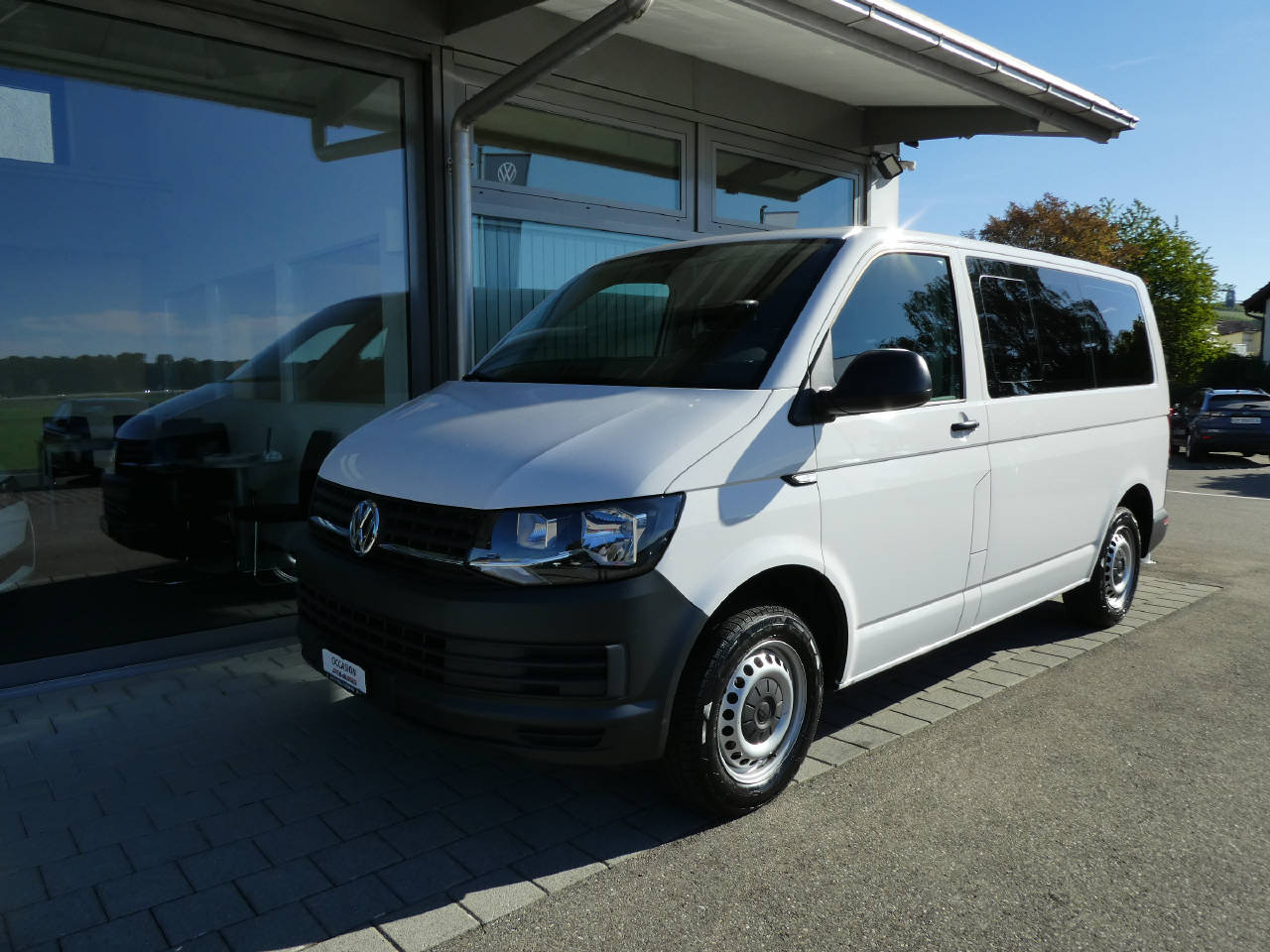 VW T6 Kombi 3000 2.0 TDI 102 Entry-showroom-element-1