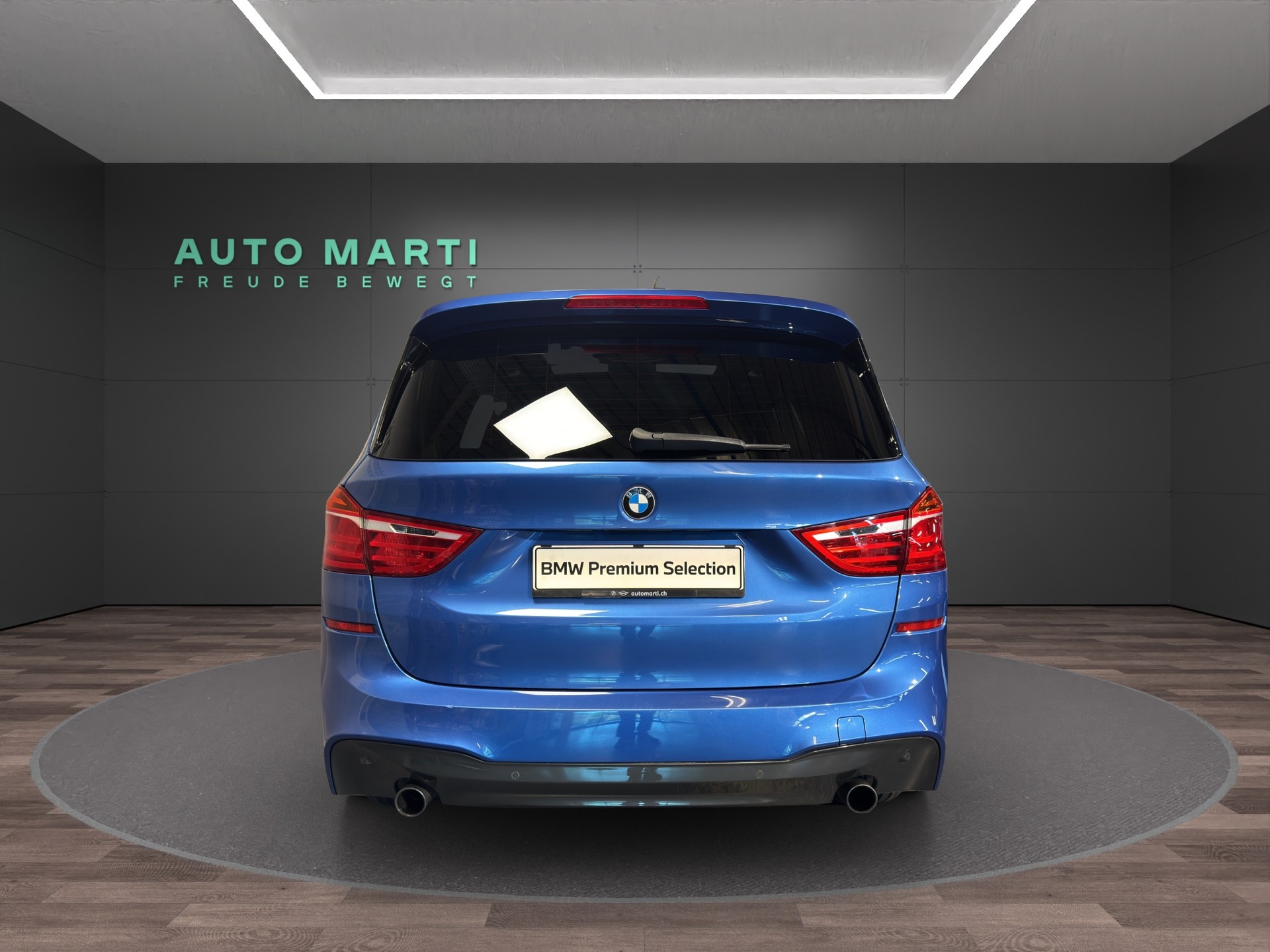 BMW 220i Gran Tourer F46-showroom-element-2