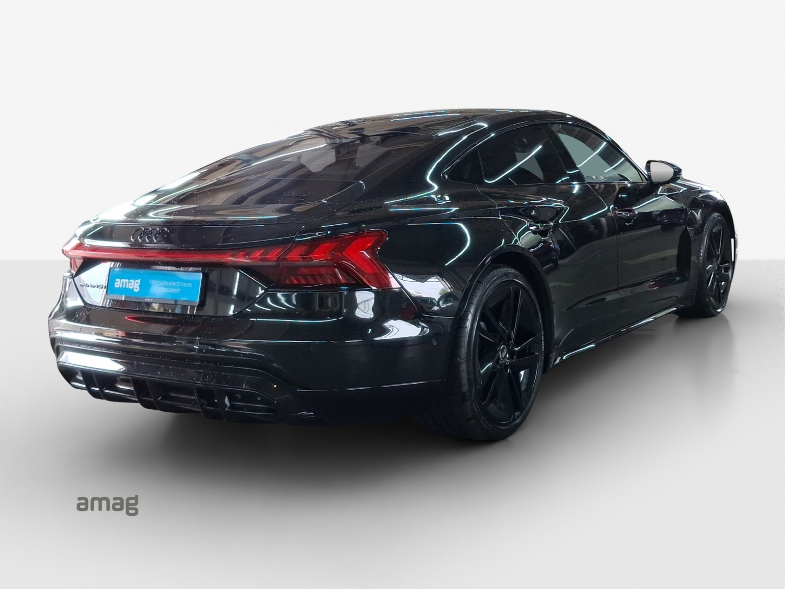 AUDI e-tron GT quattro-image-4