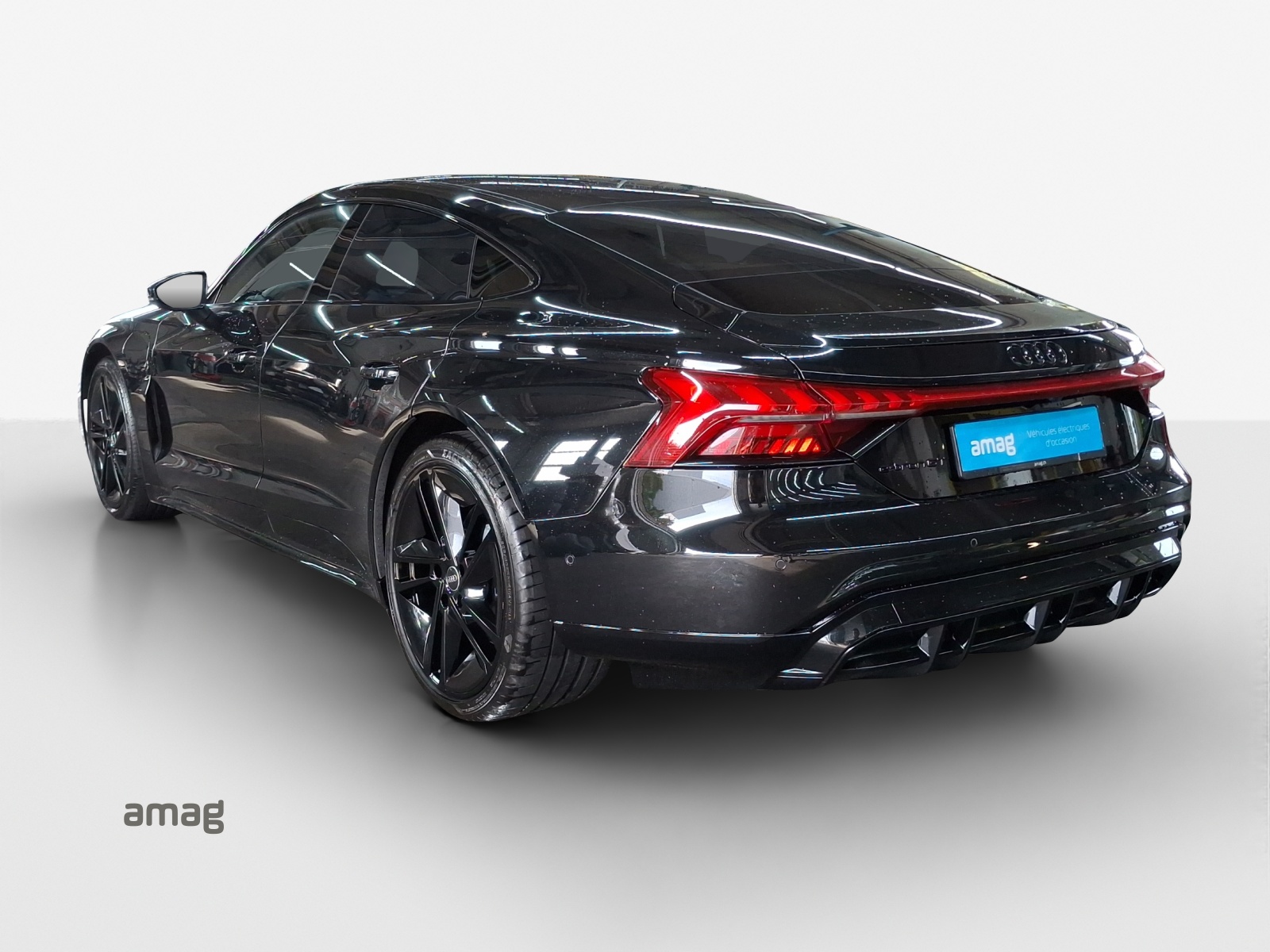 AUDI e-tron GT quattro-showroom-element-2
