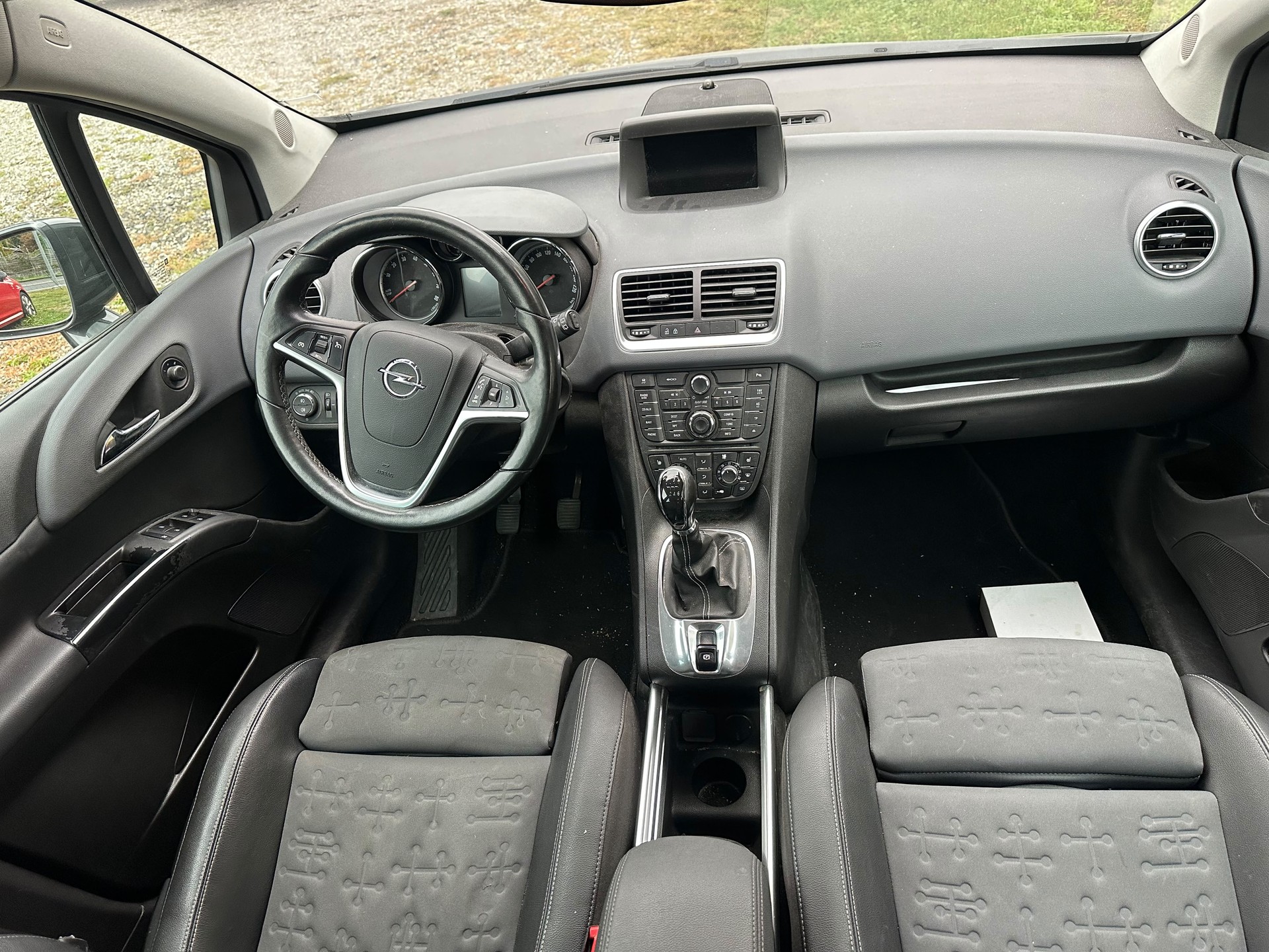 OPEL Meriva 1.4 Turbo Anniversary Edition-image-8