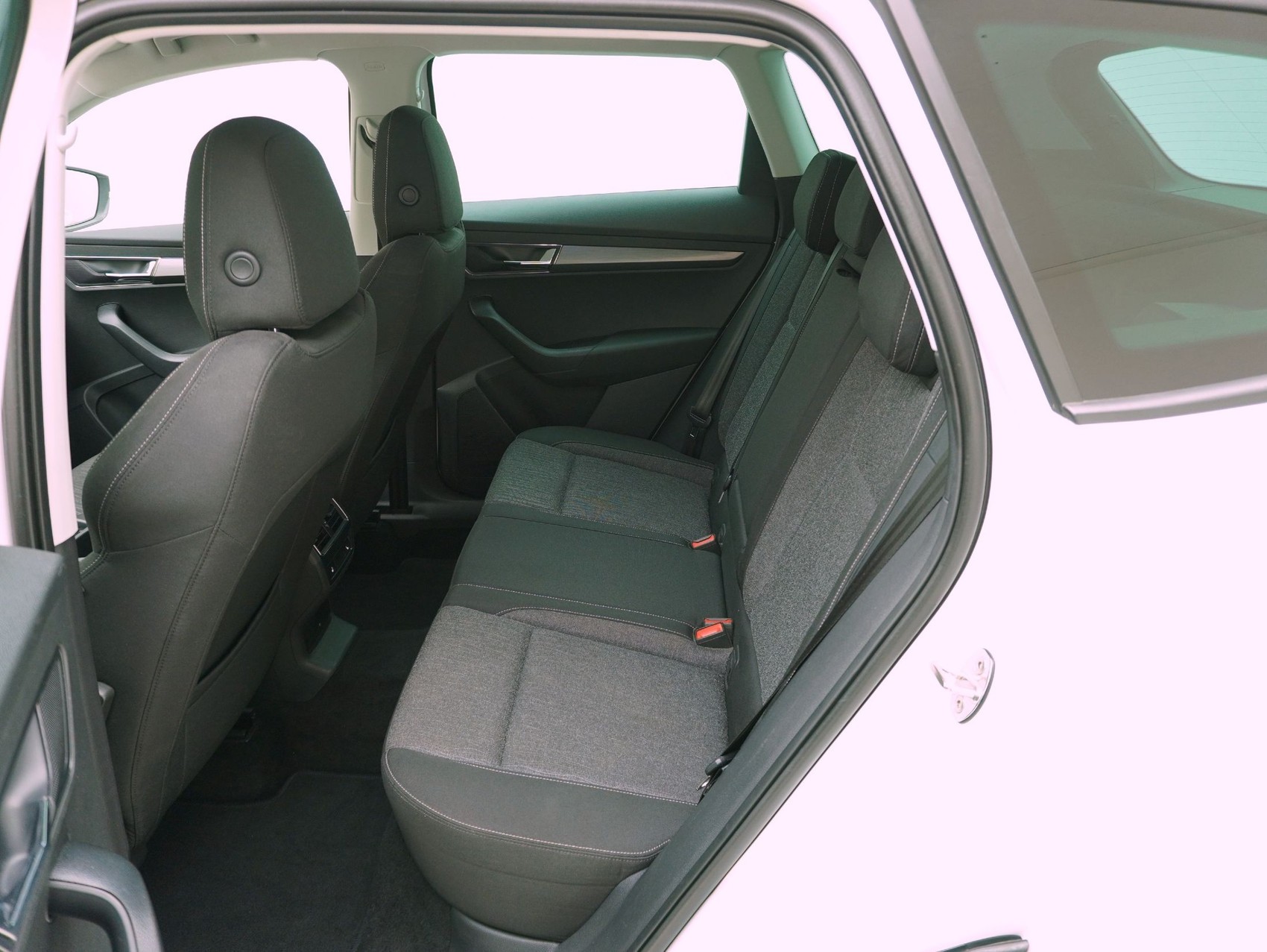 SKODA Karoq 1.5 TSI DSG Style-image-10