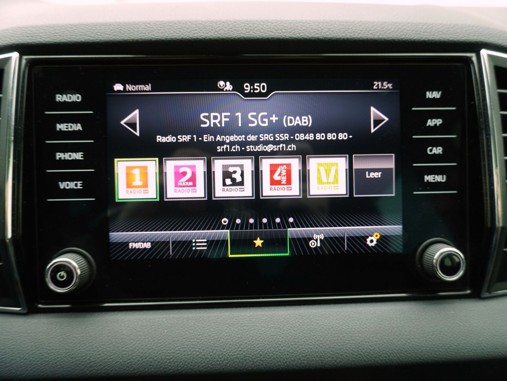 SKODA Karoq 1.5 TSI DSG Style-image-17