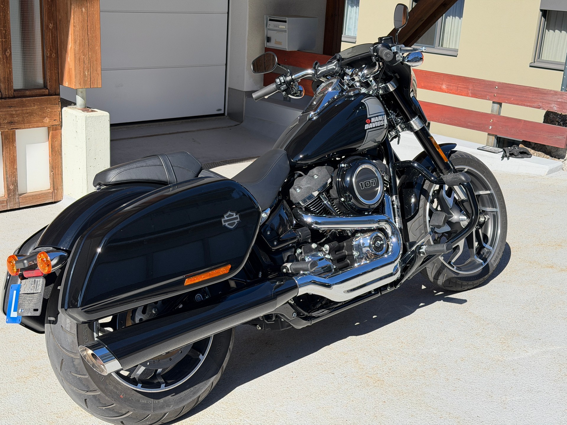 HARLEY-DAVIDSON FLSB Sport Glide 107-image-2