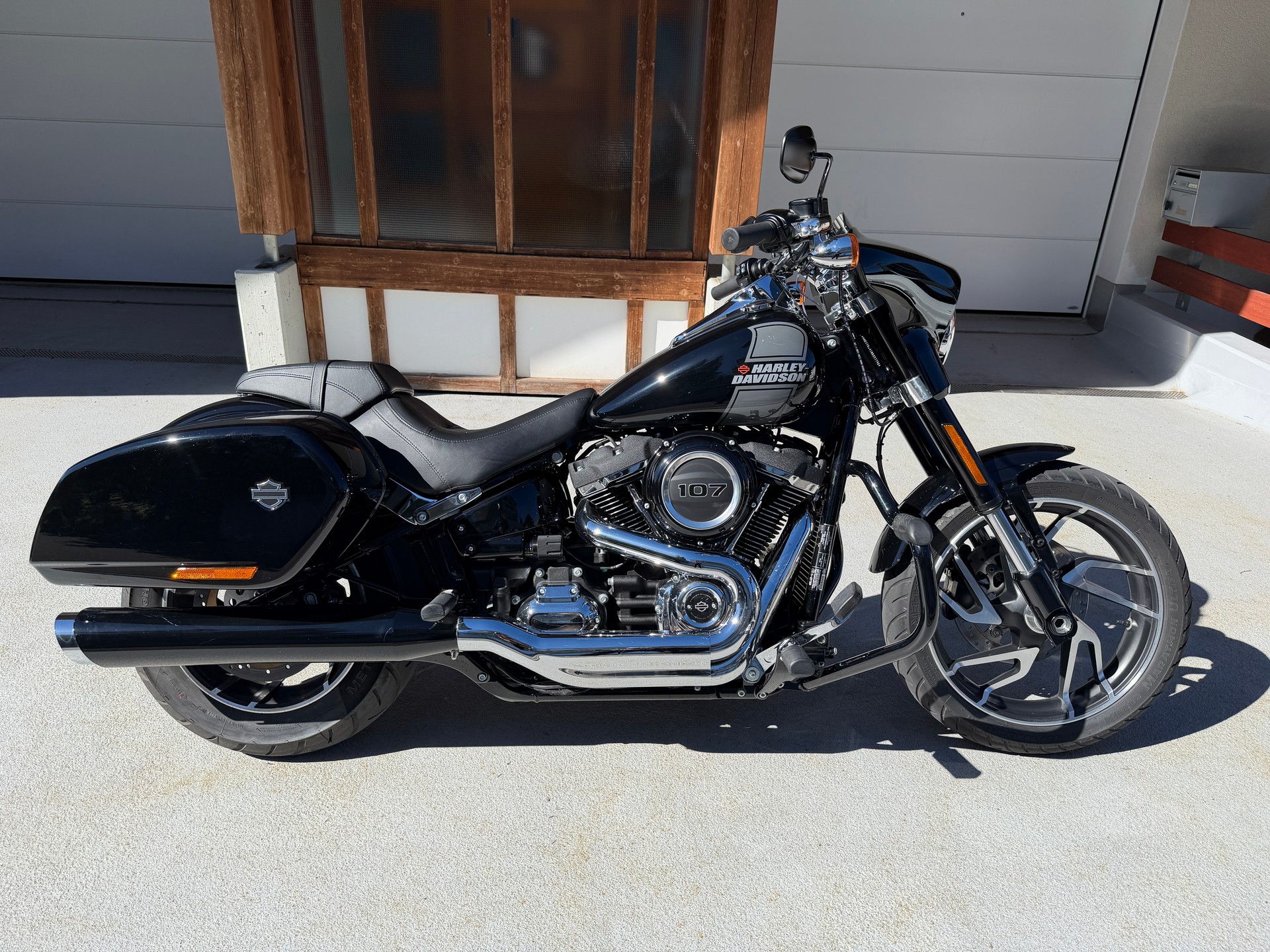 HARLEY-DAVIDSON FLSB Sport Glide 107-image-0