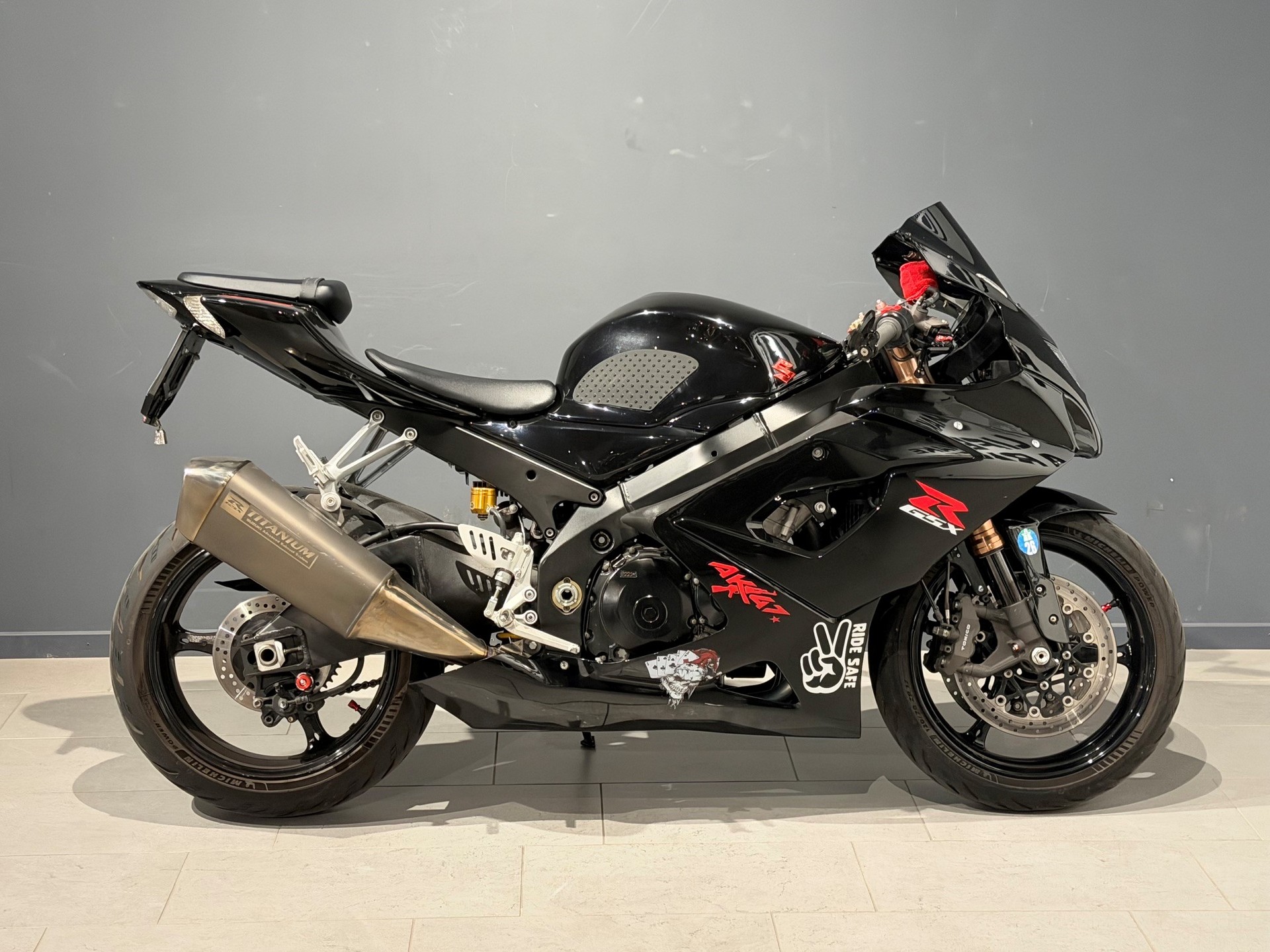 SUZUKI GSX-R 1000 K5/K6-image-0