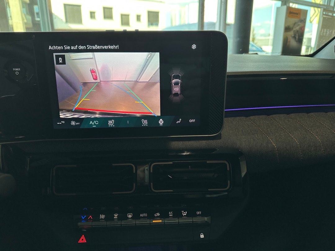 RENAULT R4 E-Tech Comfort Range 52 kWh Techno-image-16