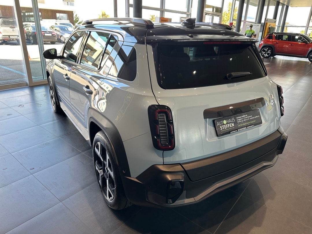 RENAULT R4 E-Tech Comfort Range 52 kWh Techno-showroom-element-3