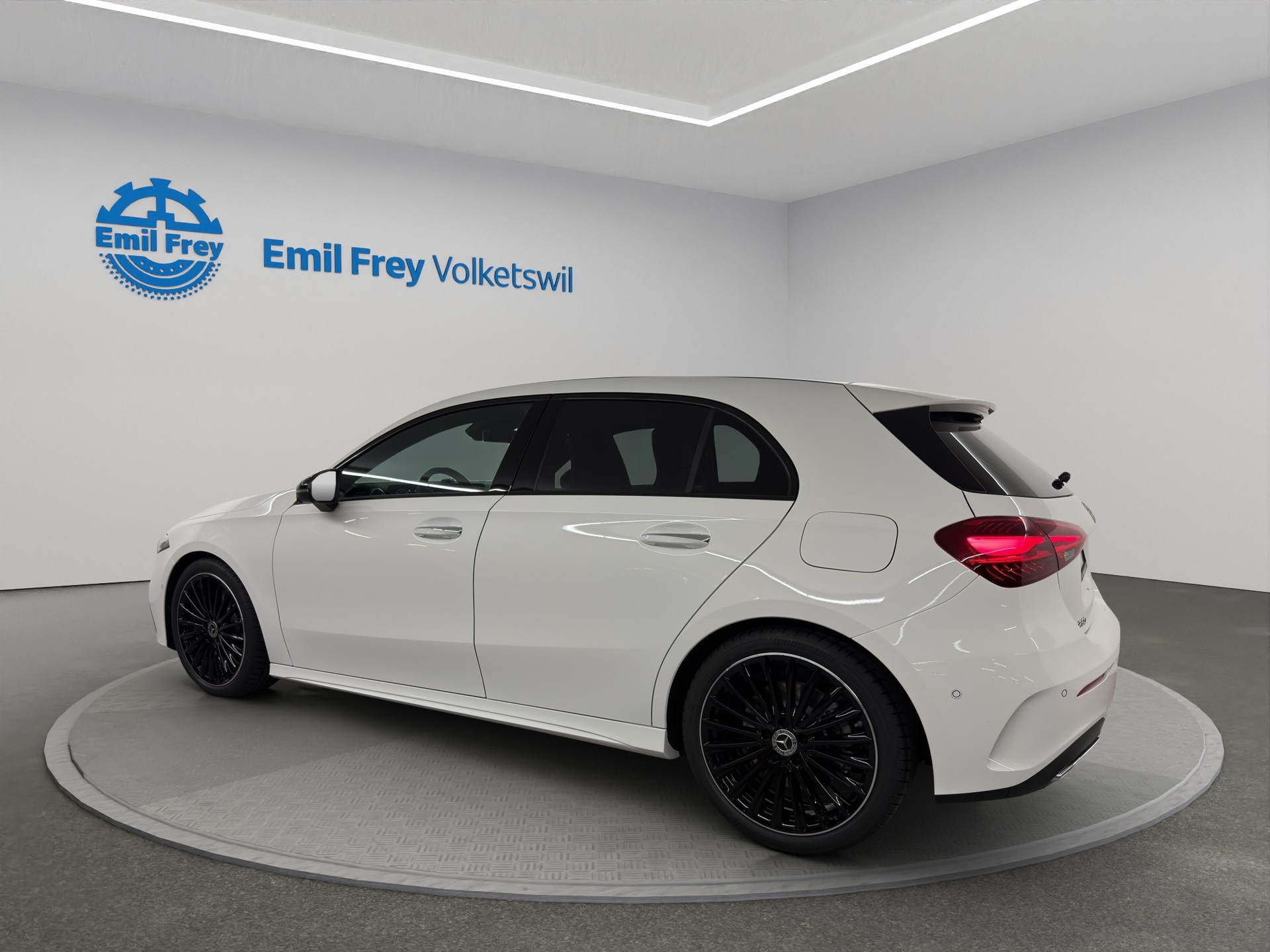 MERCEDES-BENZ A 250 AMG Line 4m-showroom-element-2