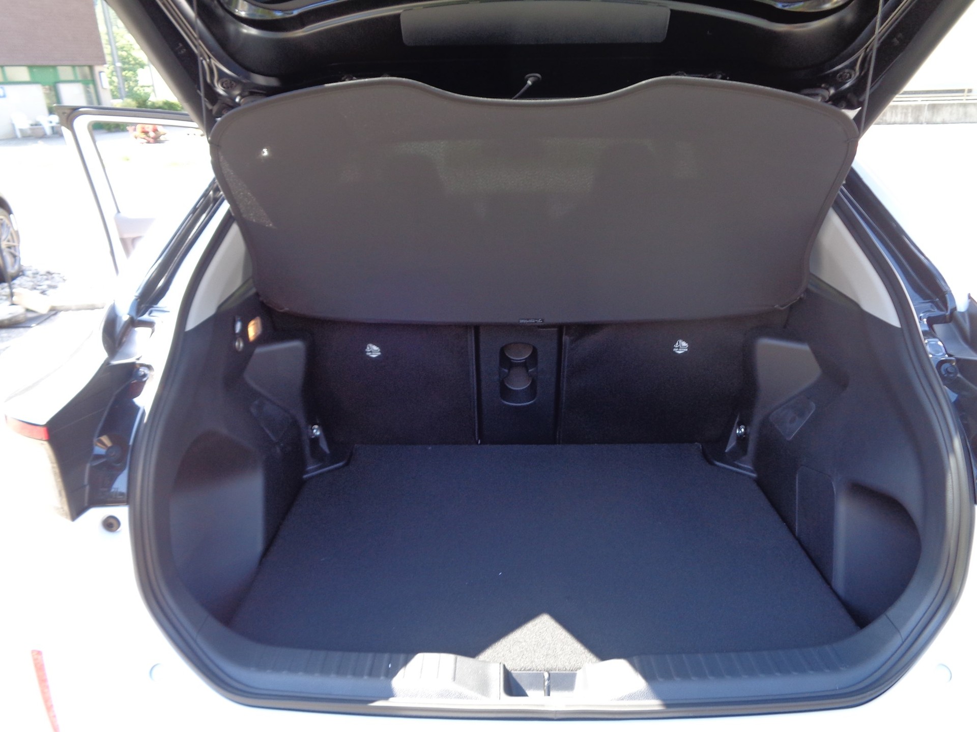 TOYOTA Yaris Cross 1.5 Elegant e-CVT AWDi-image-7