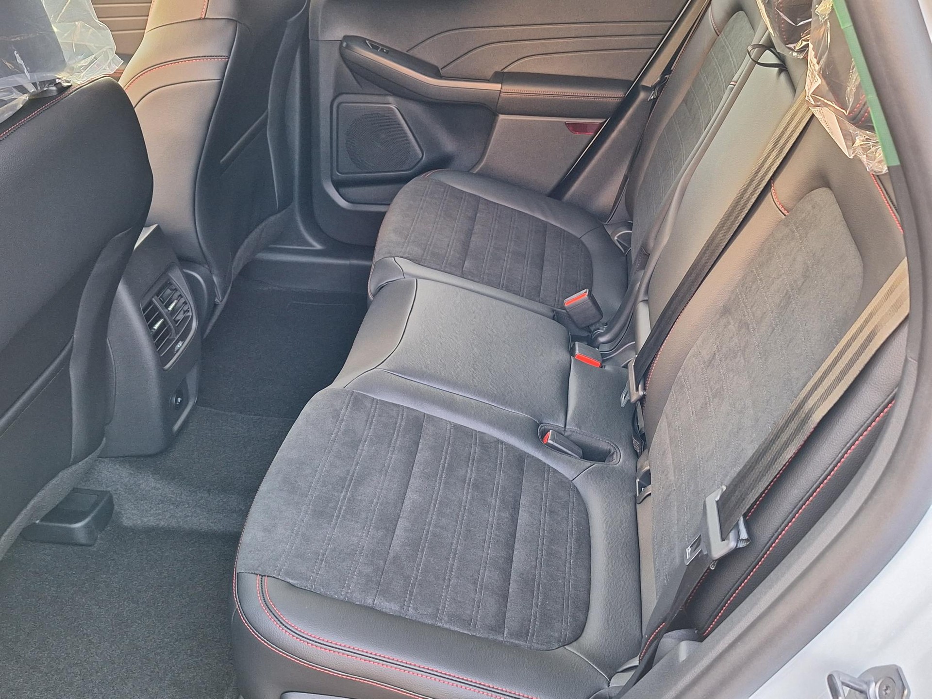FORD Kuga 2.5 PHEV ST-Line X 2WD-image-10
